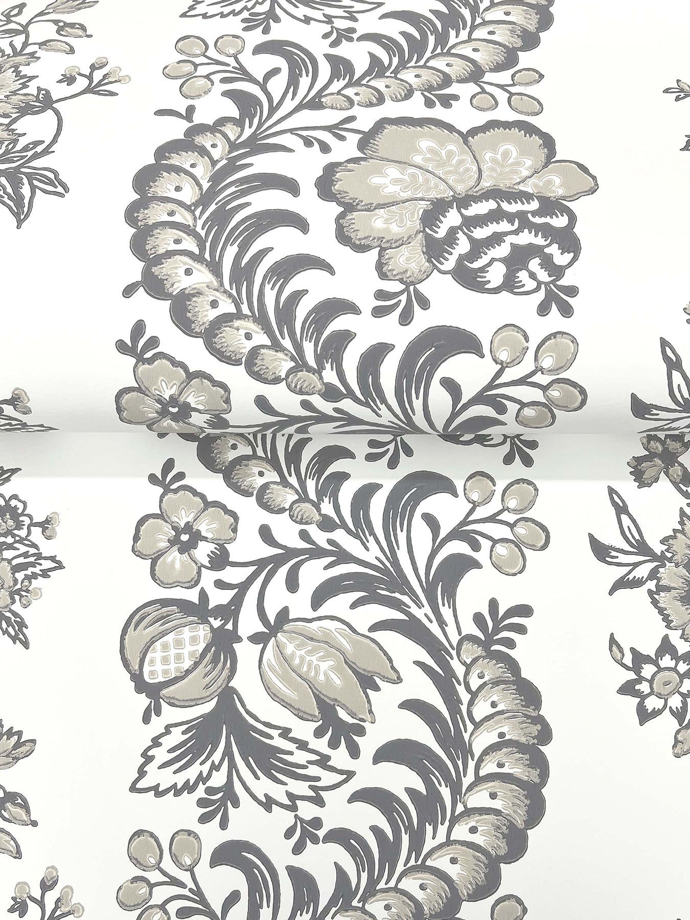 Beaumont wallpaper in charcoal color - pattern number VP1303 - by Antonina Vella in the Jardin collection