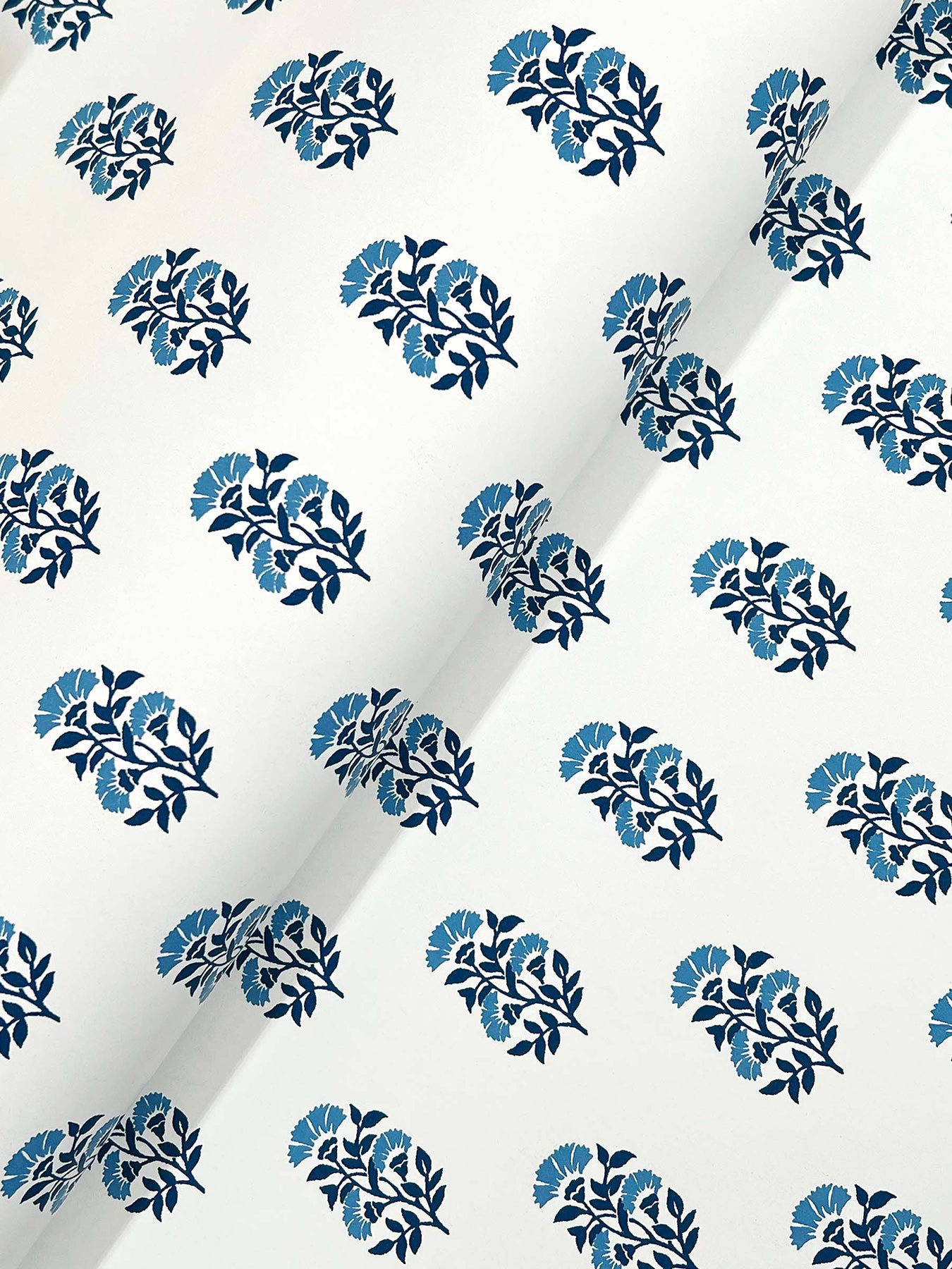 Sylvie wallpaper in indigo color - pattern number VP1384 - by Antonina Vella in the Jardin collection