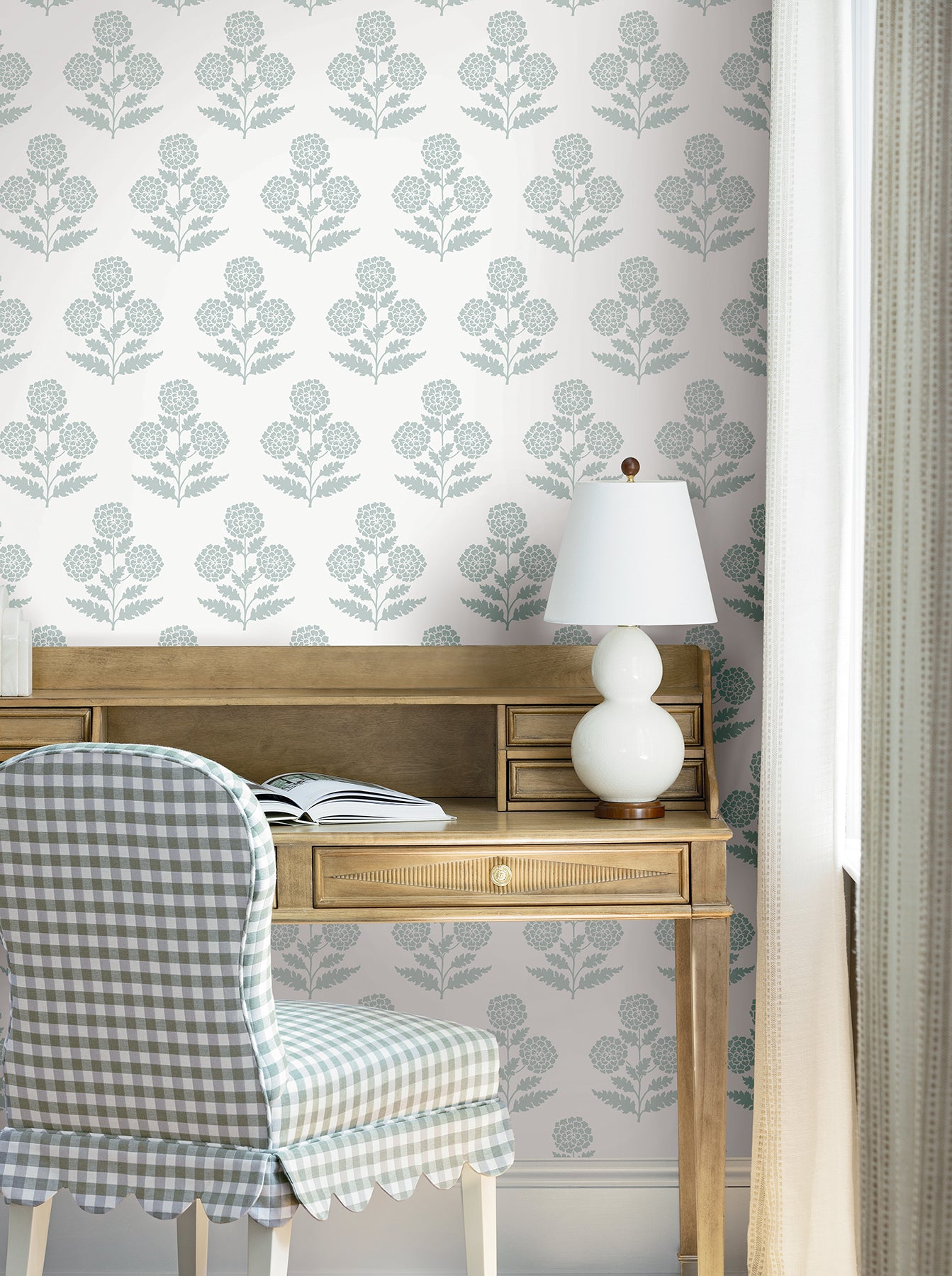 Souci wallpaper in pale blue color - pattern number VP1431 - by Antonina Vella in the Jardin collection