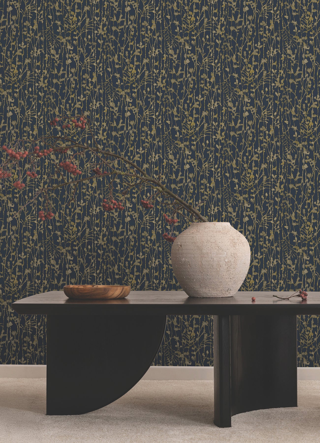 Filigree wallpaper in navy color - pattern number VR1561 - by Ronald Redding in the Caviar collection