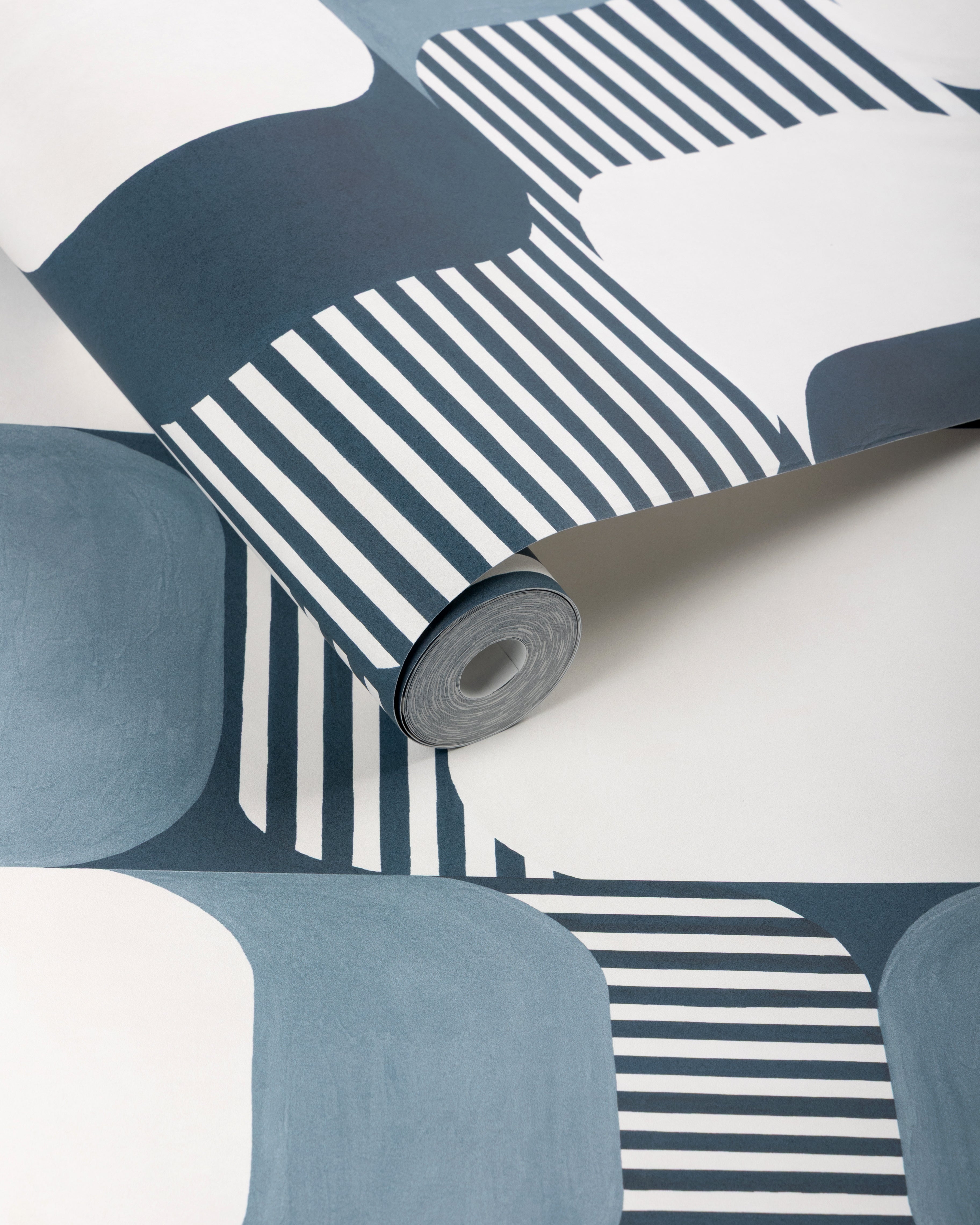 Good Vibes Wallpaper in indigo color - pattern number W4398.516.0 - by Kravet in the Linherr Hollingsworth Artistry collection