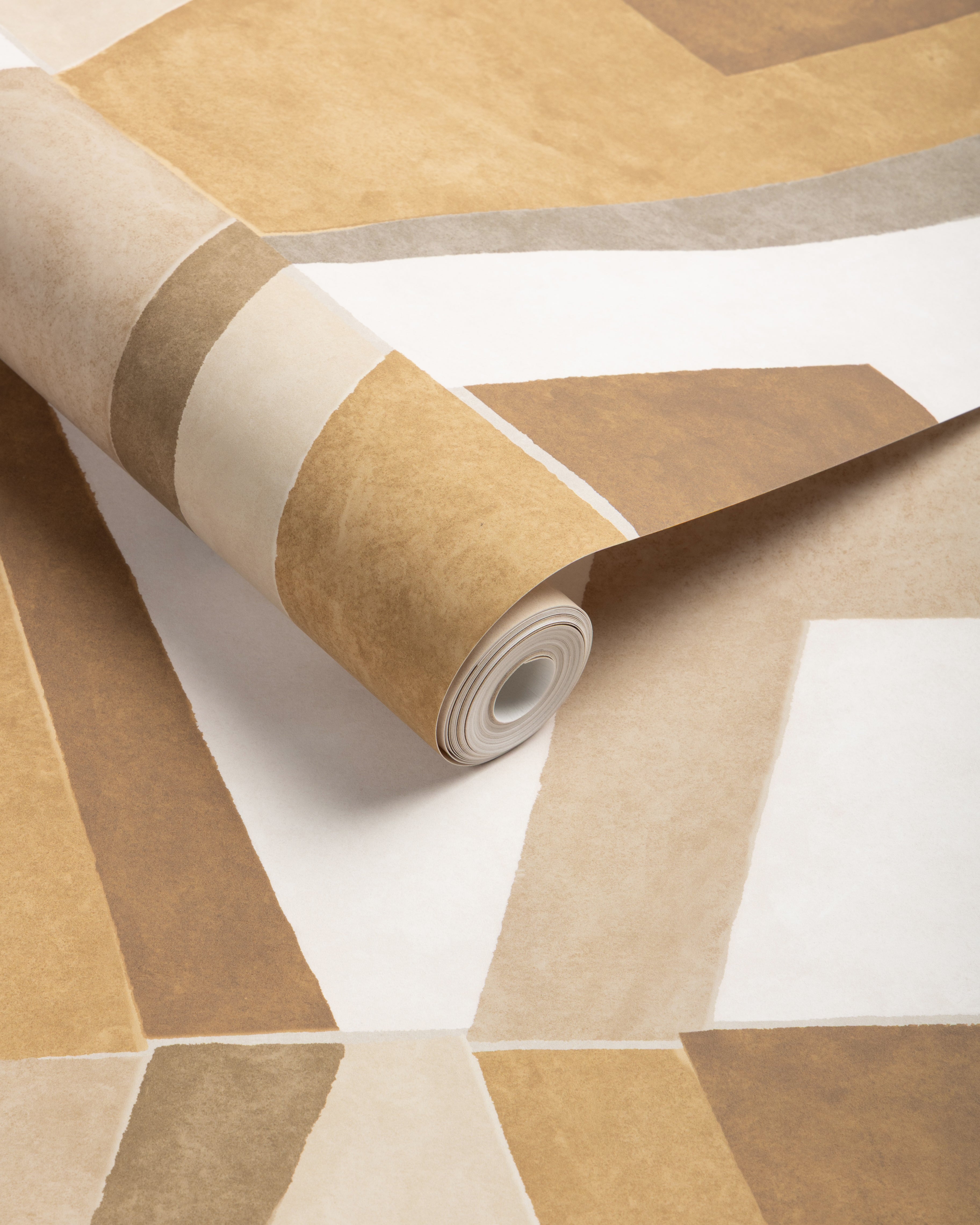 Wild Child Wallpaper in honey color - pattern number W4400.166.0 - by Kravet in the Linherr Hollingsworth Artistry collection