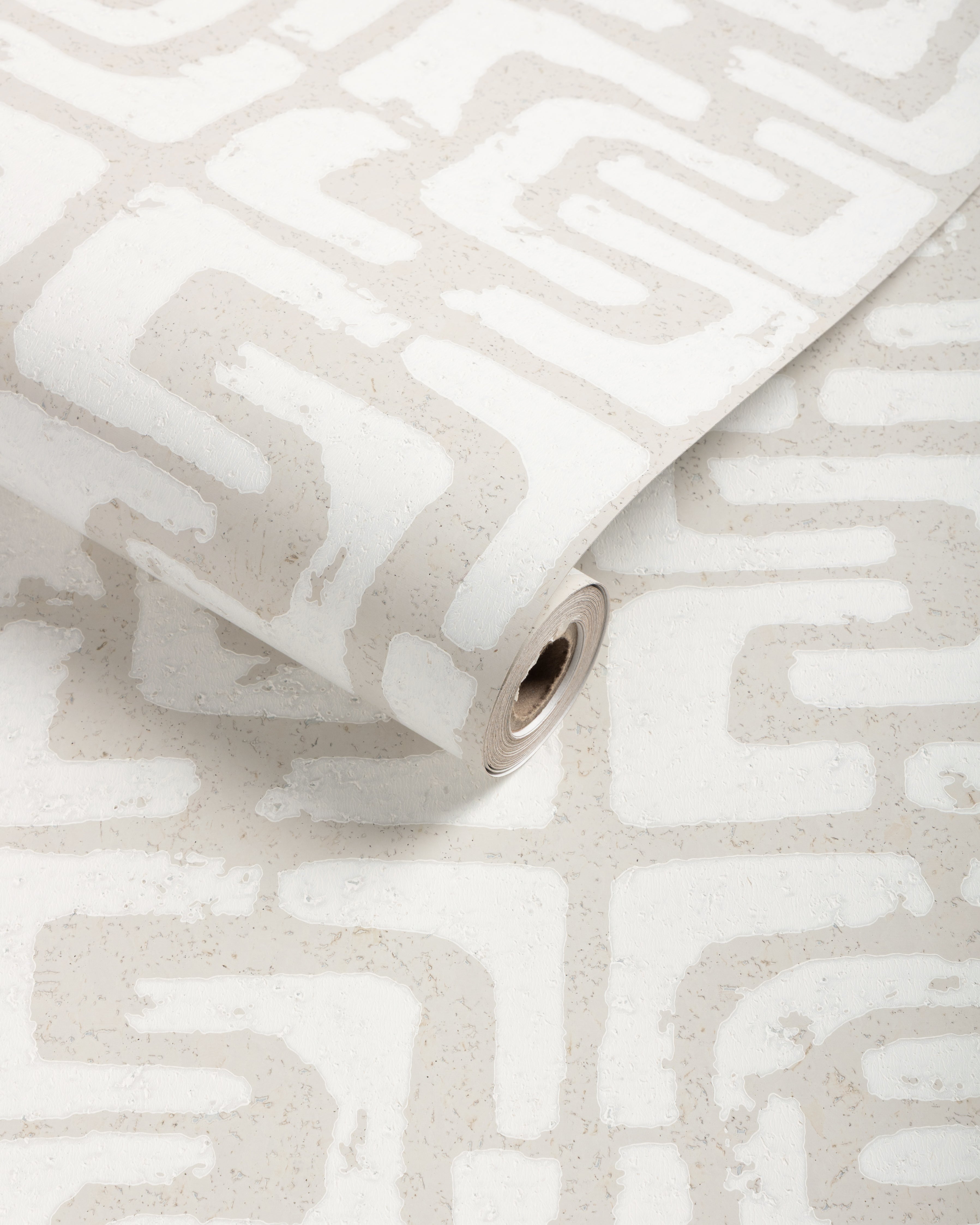 Oui Bloc Due Wallpaper in mist color - pattern number W4403.1101.0 - by Kravet in the Linherr Hollingsworth Artistry collection