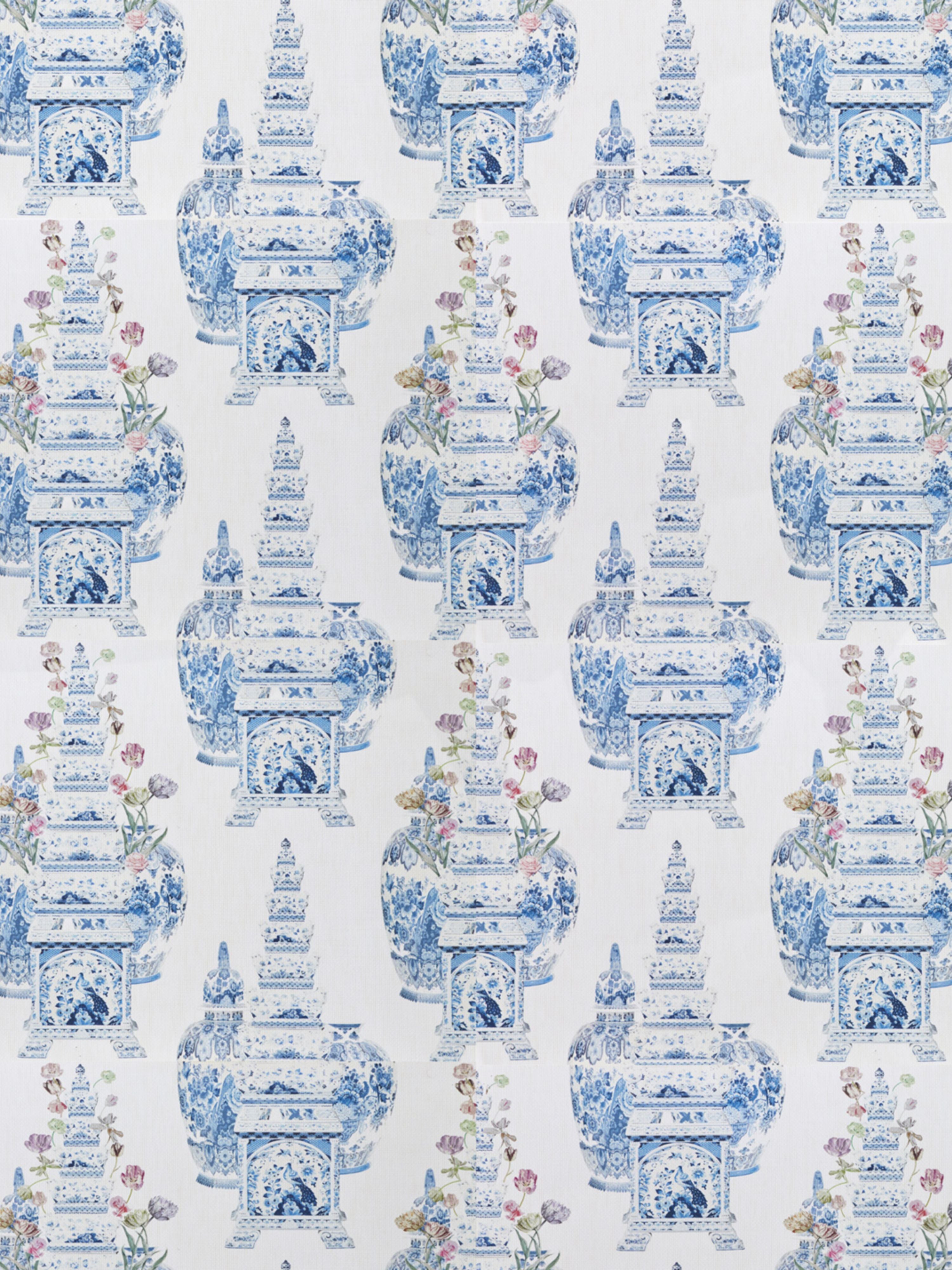 Masterpieces Tulip wallpaper in white color - pattern number WNM 0001MSTP - by Scalamandre in the collection