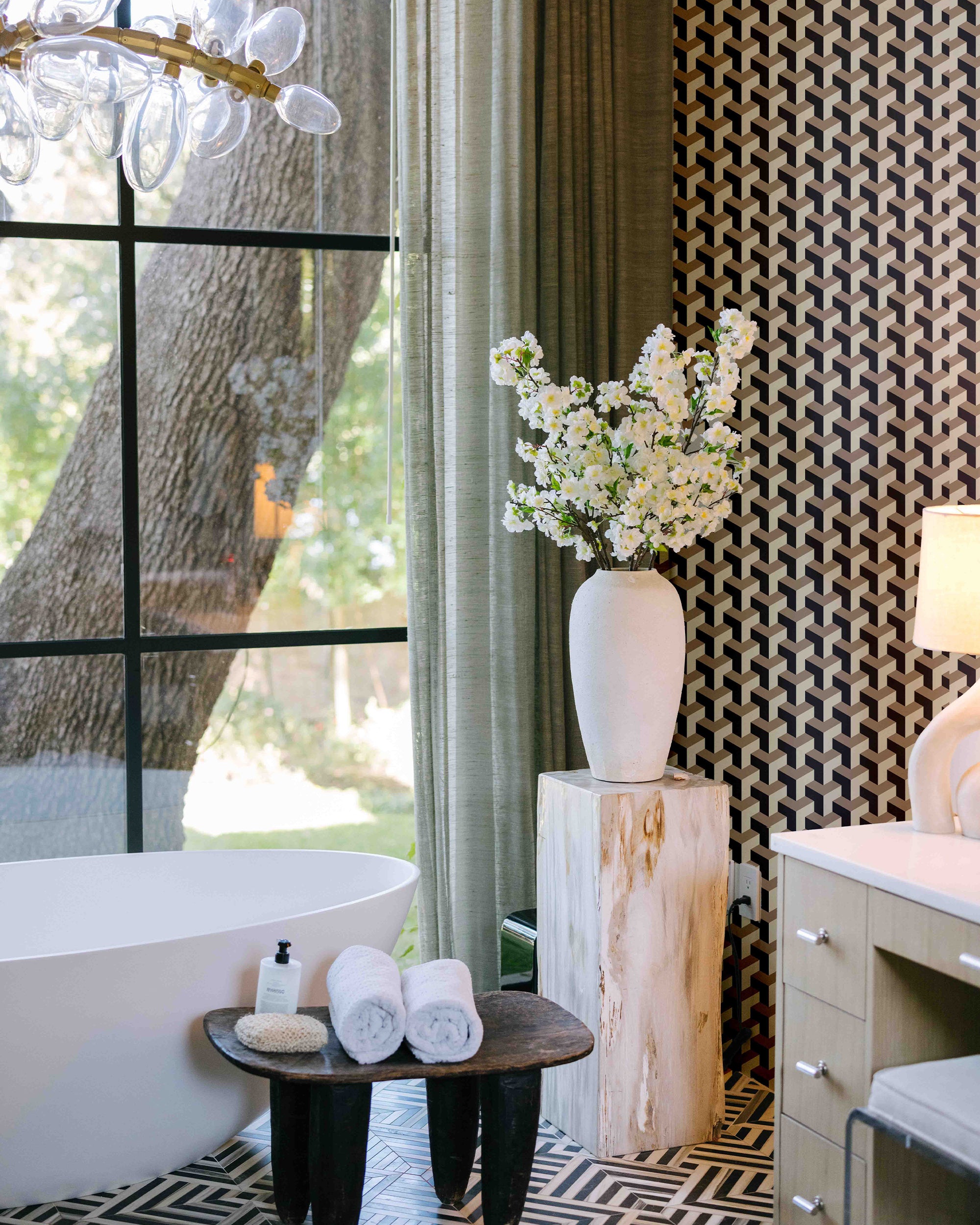 Greta Wallpaper in Sandal color - pattern number KK746_Sandal_KH300 - by Katie Kime in the collection