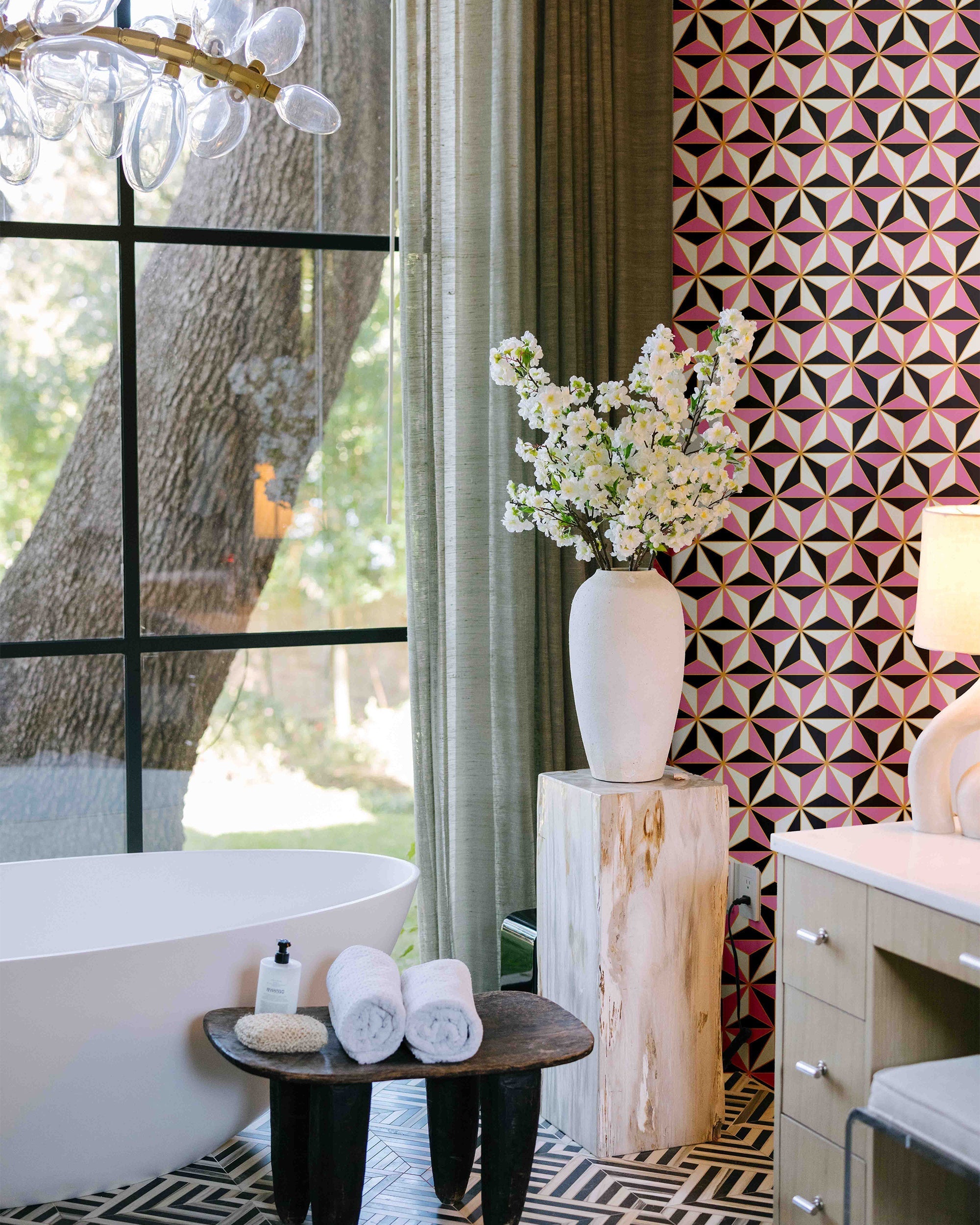 Riviera Wallpaper in Pink color - pattern number KK17110_Pink_KH300 - by Katie Kime in the collection