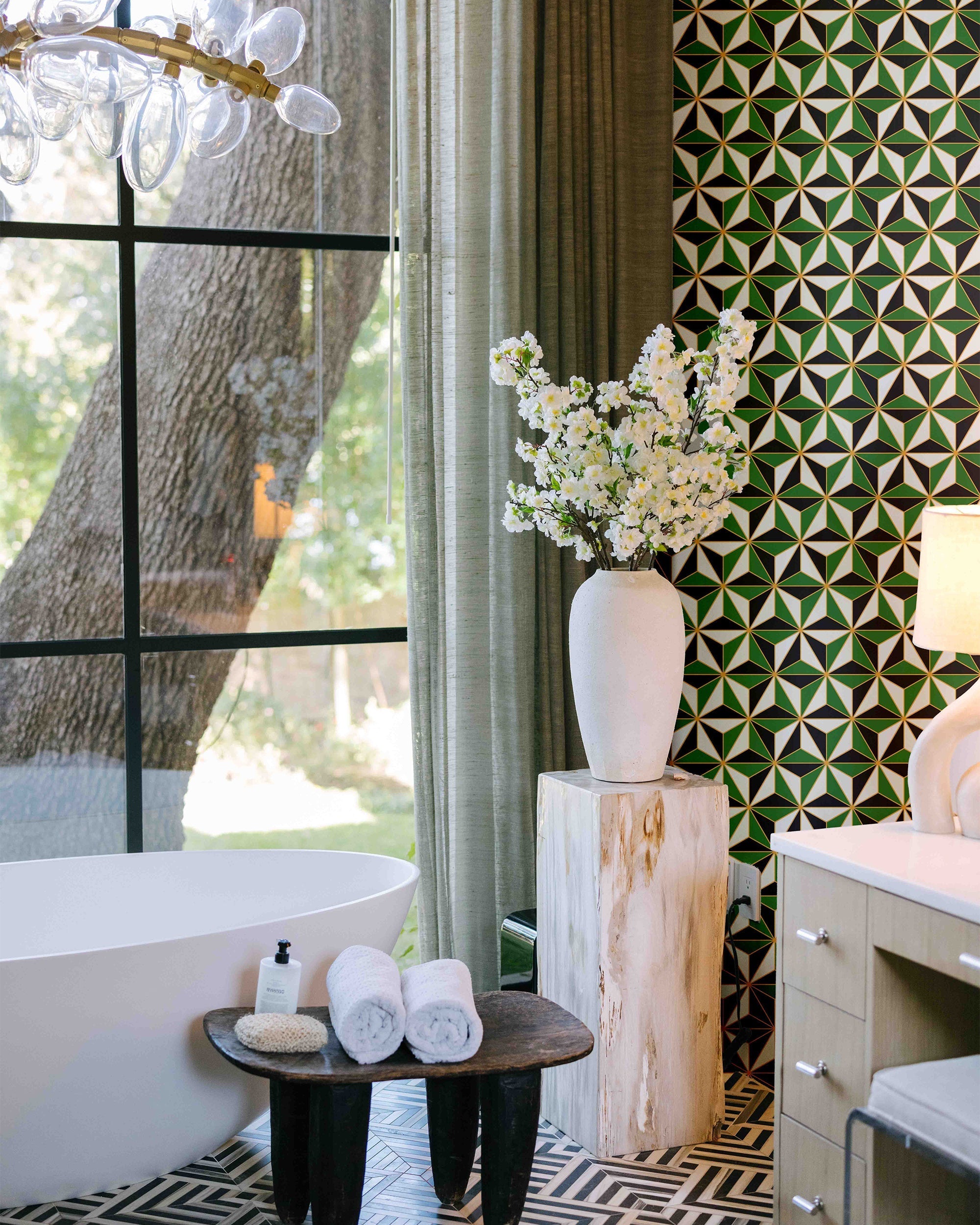 Riviera Wallpaper in green color - pattern number KK17110_Green_KH300 - by Katie Kime in the collection