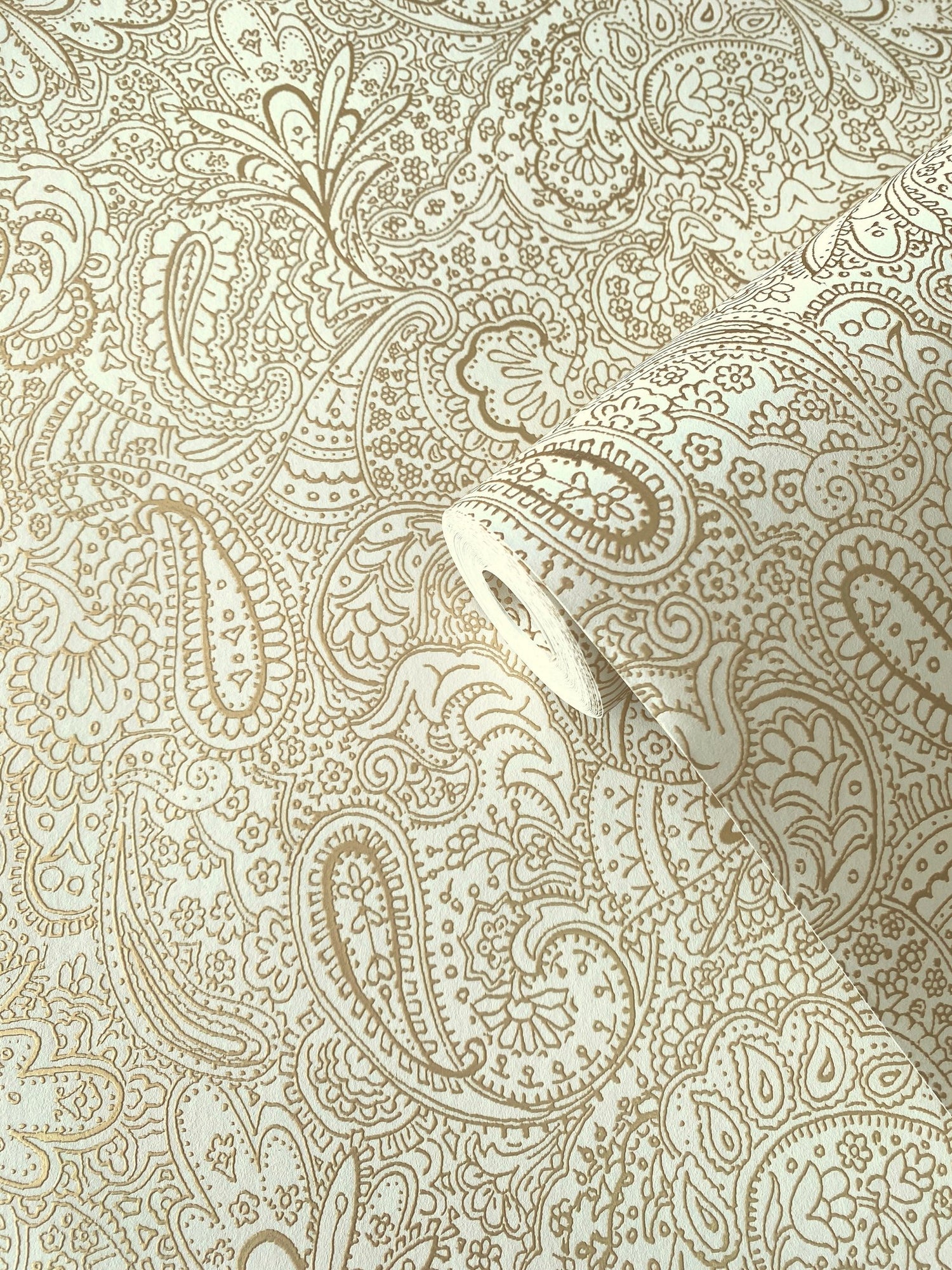 Paisley Trellis wallpaper in gold color - pattern number 11301 - by Galerie in the Elegance collection