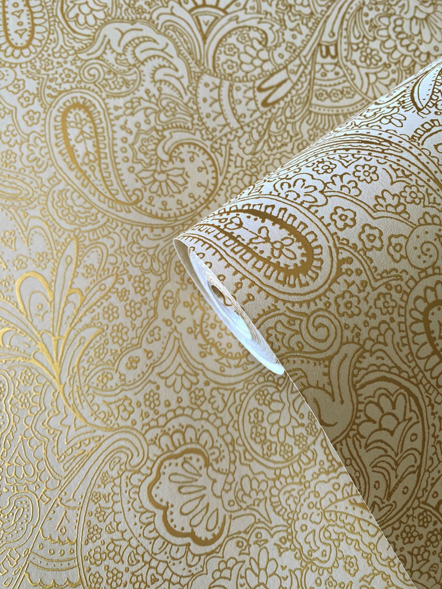 Paisley Trellis wallpaper in gold color - pattern number 11302 - by Galerie in the Elegance collection