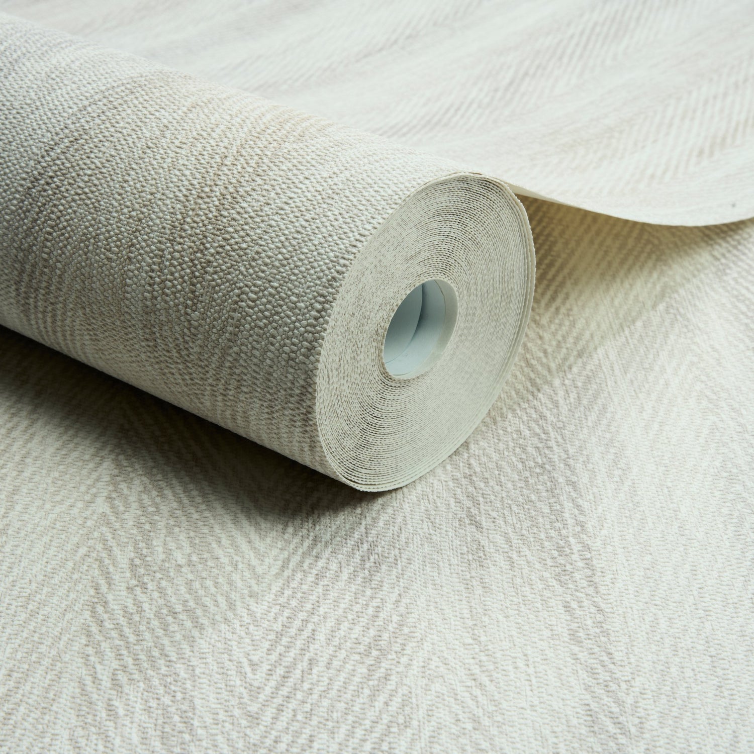 Textile Plain Wallpaper in grey color - pattern number 205106 - by Grandeco in the Textured Vibes collection