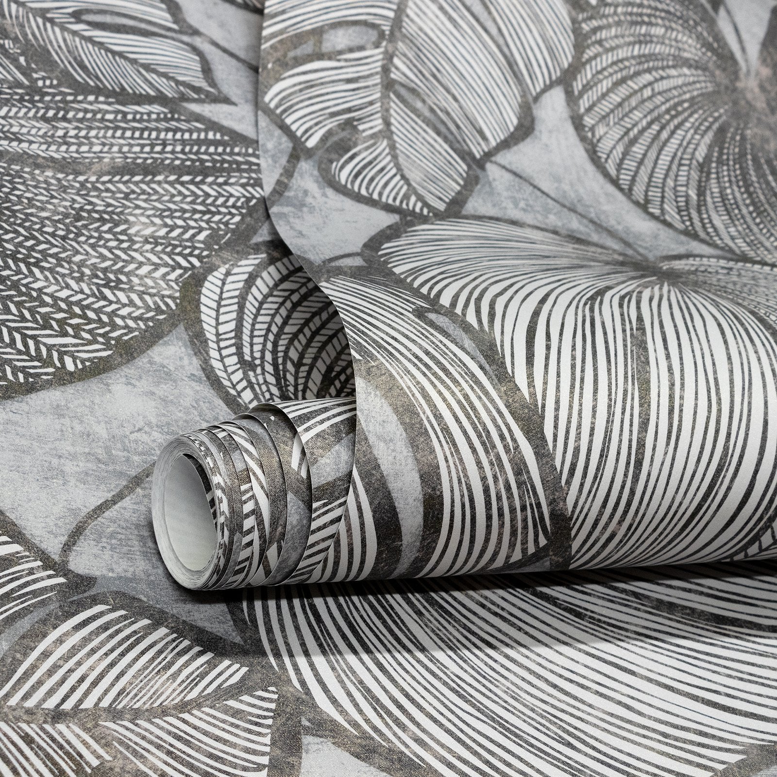 Monstera wallpaper in silver grey color - pattern number GH26939-23 - by Galerie in the Julie Feels Home collection