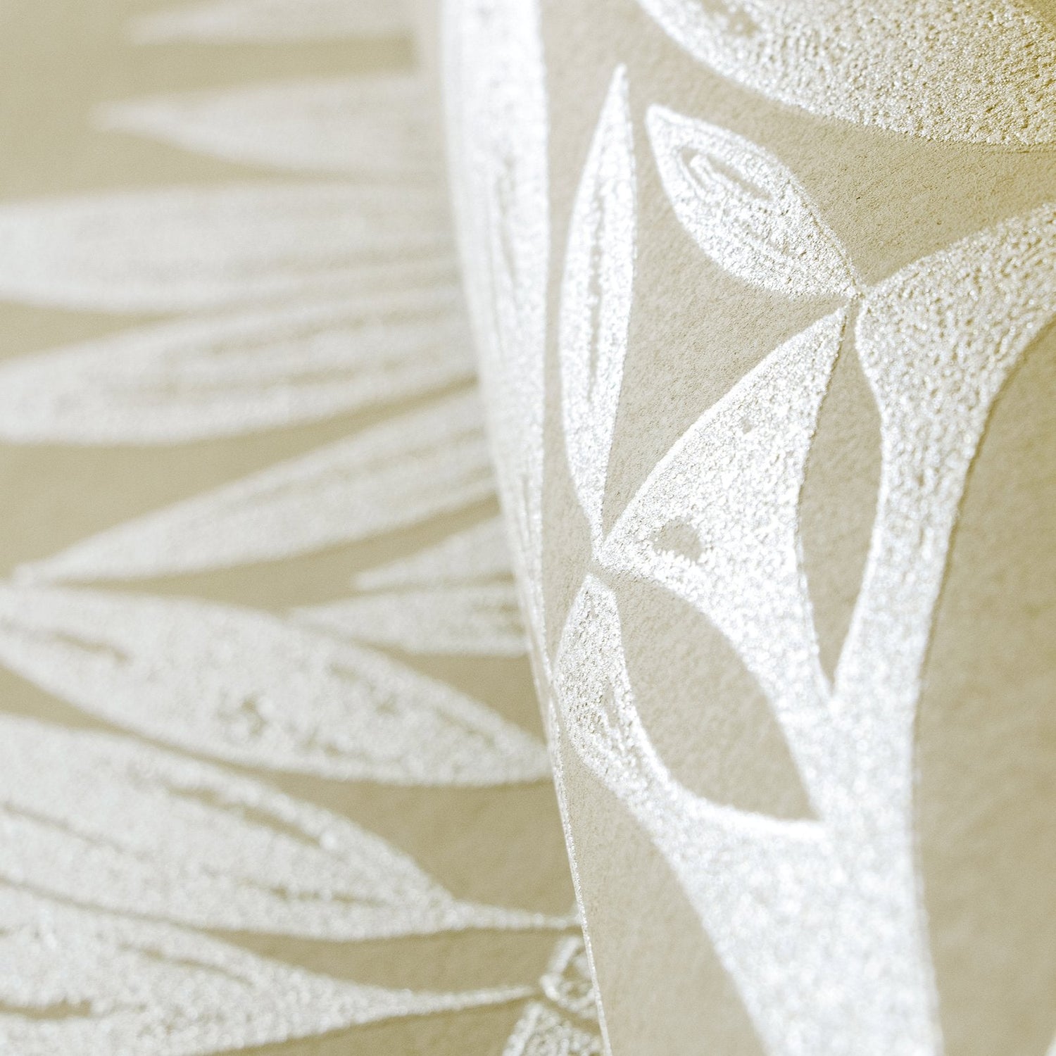 Passion Orche Gold wallpaper in beige color - pattern number GH30017-23 - by Galerie in the Slow Living collection