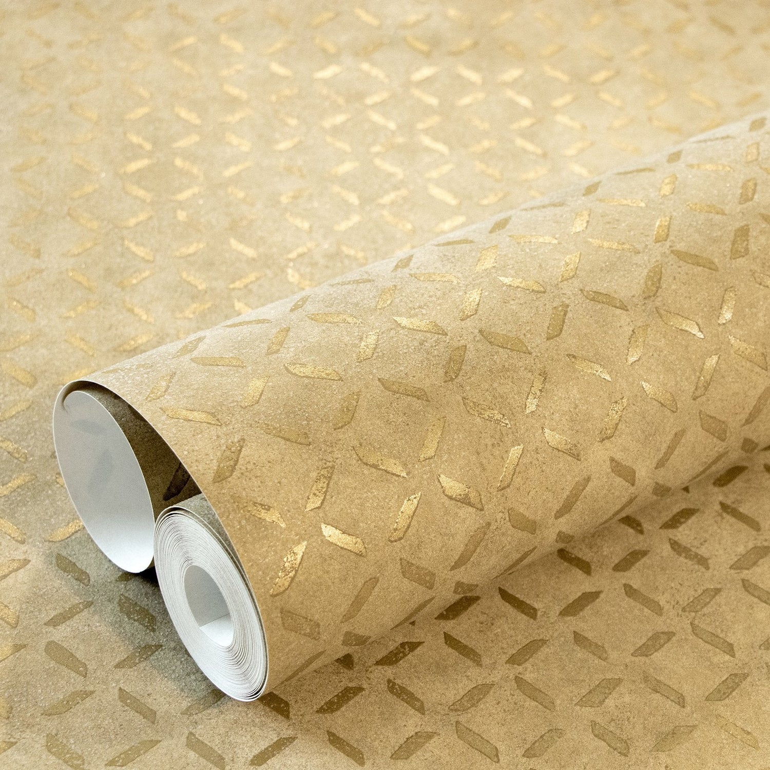 Soho wallpaper in gold color - pattern number GH30046-23 - by Galerie in the Urban Classics collection