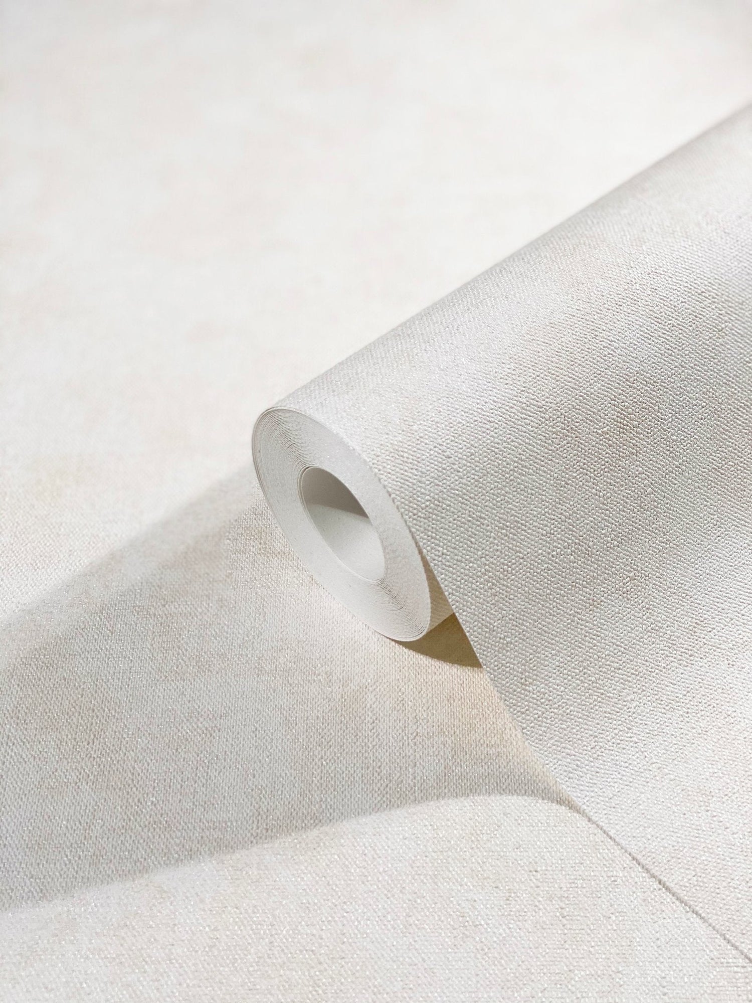 Linen Texture wallpaper in beige color - pattern number 32437 - by Galerie in the The New Textures collection