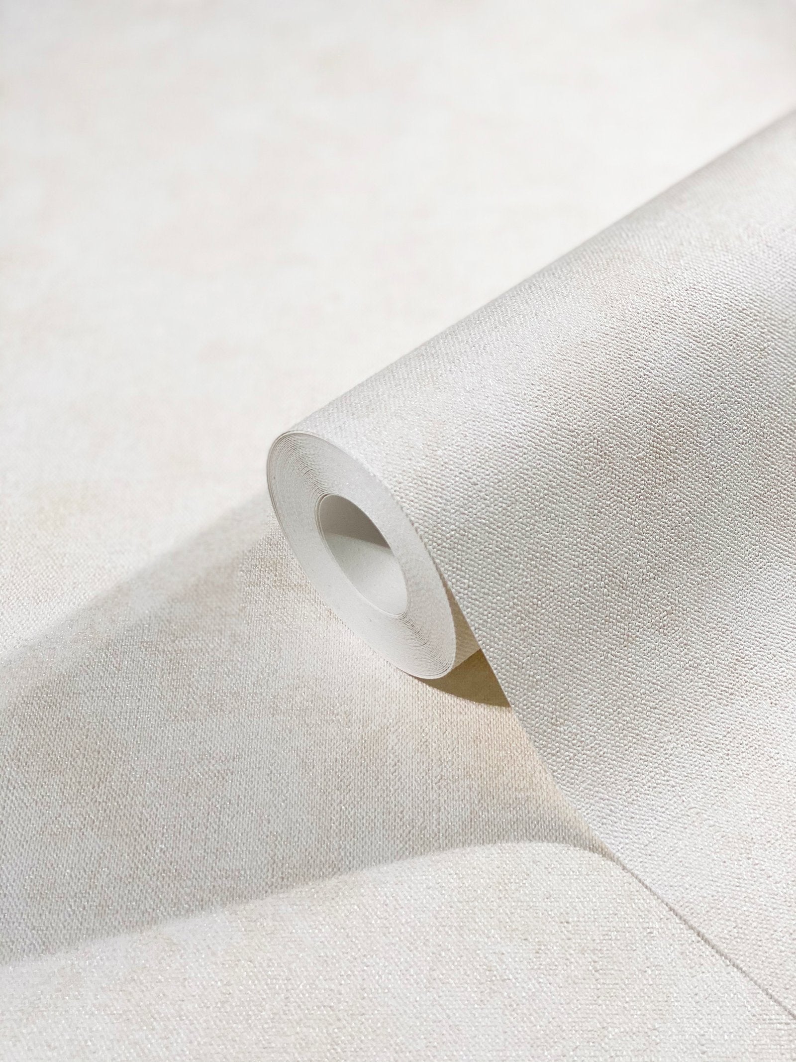 Linen Texture wallpaper in beige color - pattern number 32437 - by Galerie in the The New Textures collection