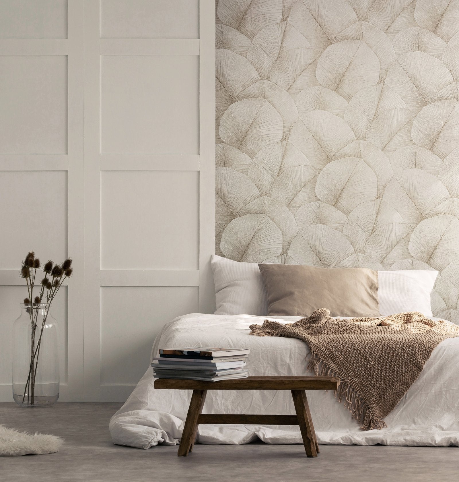 Palm Leaf wallpaper in beige color - pattern number 34510 - by Galerie in the Kumano collection