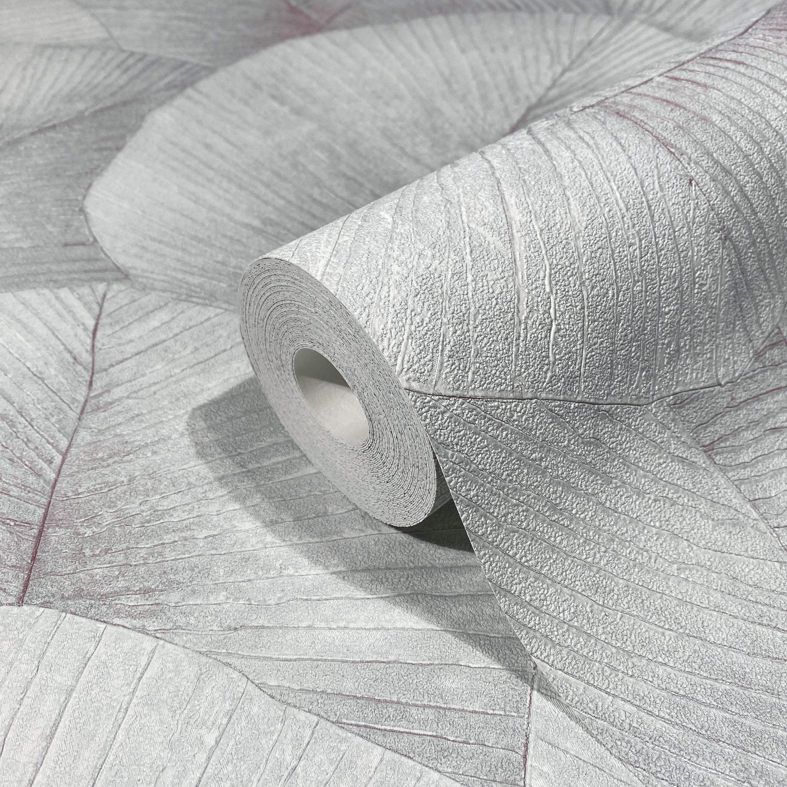 Palm Leaf wallpaper in silver grey color - pattern number 34512 - by Galerie in the Kumano collection