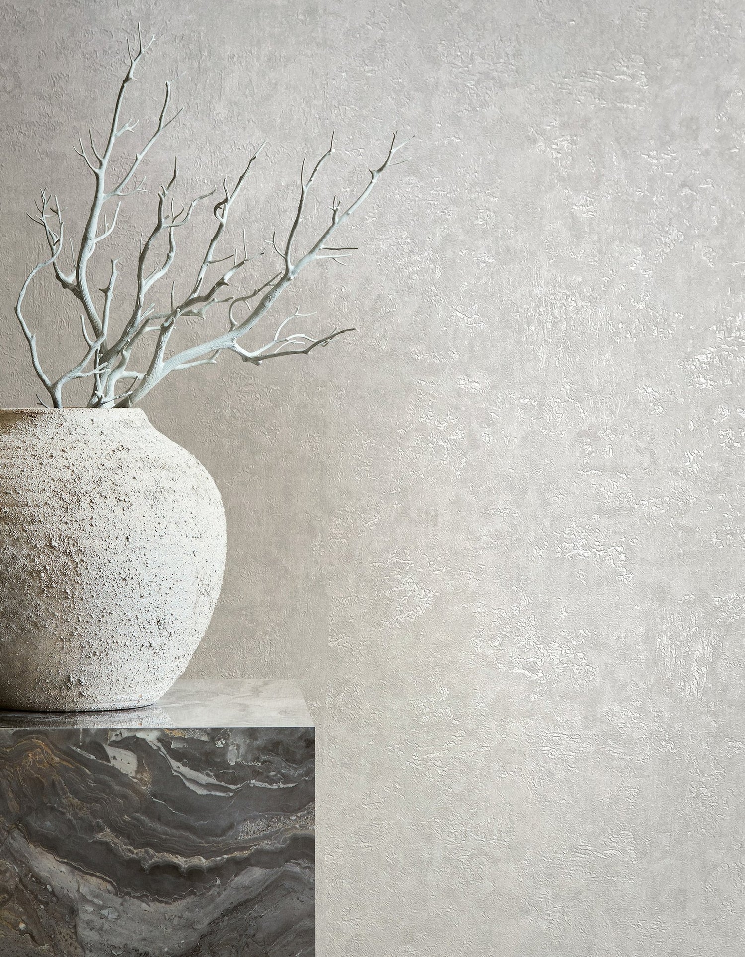 Plaster wallpaper in silver grey color - pattern number 34518 - by Galerie in the Kumano collection