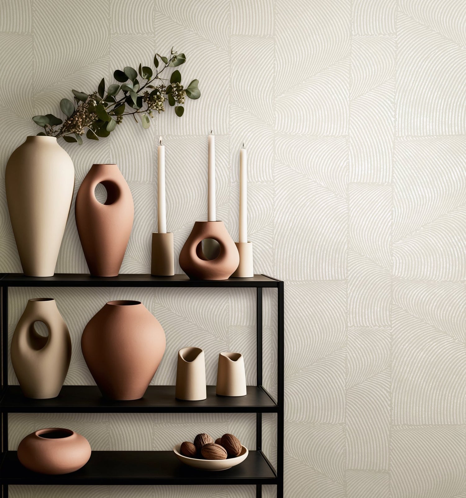 Graphic wallpaper in silver grey color - pattern number TR34642 - by Galerie in the Terra collection