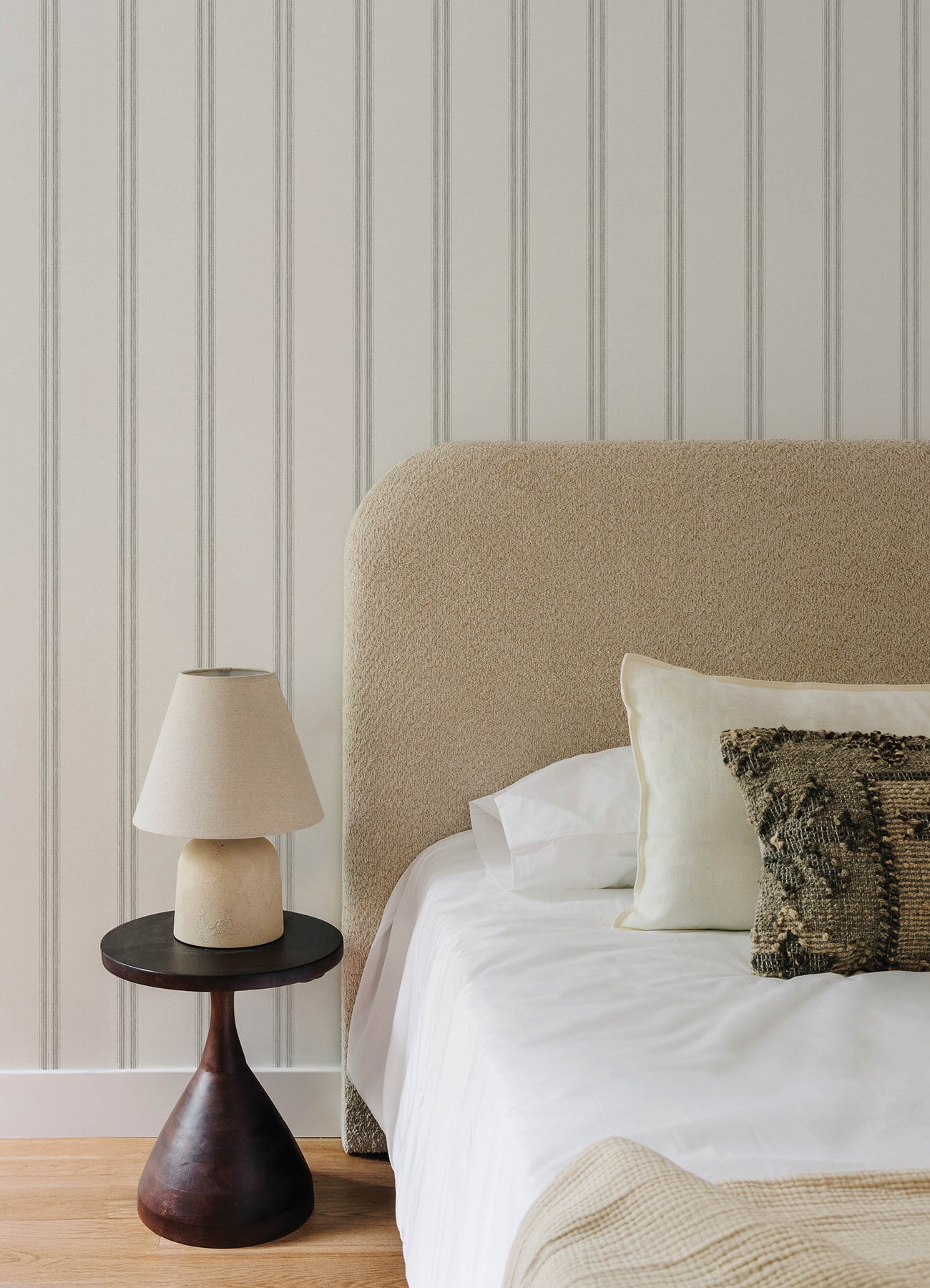 Johnny wallpaper in green color - pattern number 4169-13077 - by Chesapeake in the Oak and Moss collection
