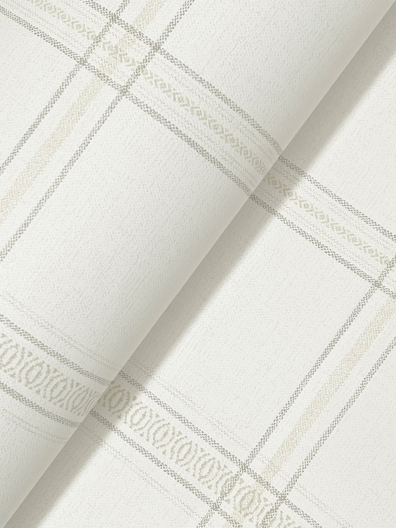 Auberge wallpaper in white color - pattern number 4169-27606 - by Chesapeake in the Oak and Moss collection