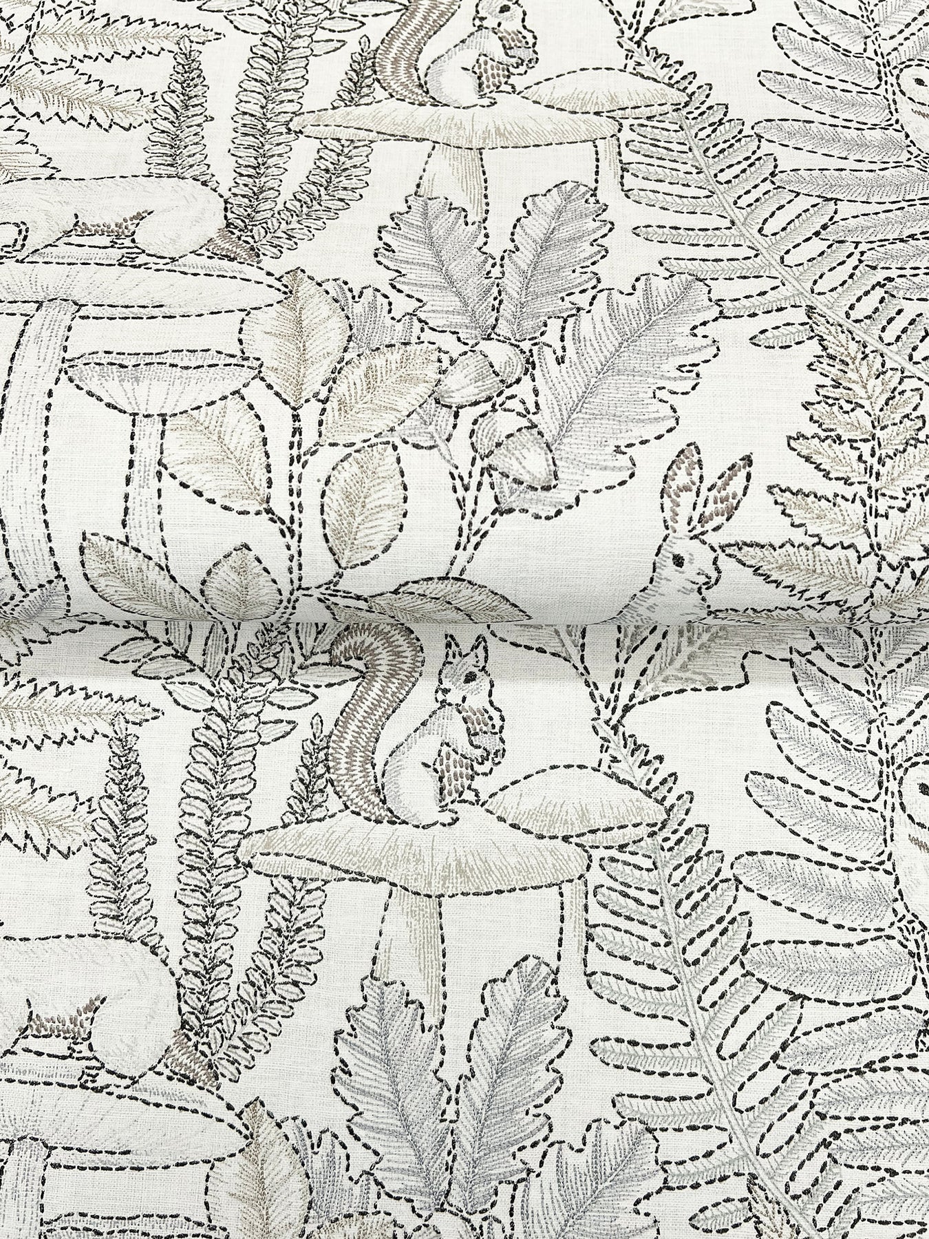 Holt wallpaper in neutral color - pattern number 4169-83103 - by Chesapeake in the Oak and Moss collection
