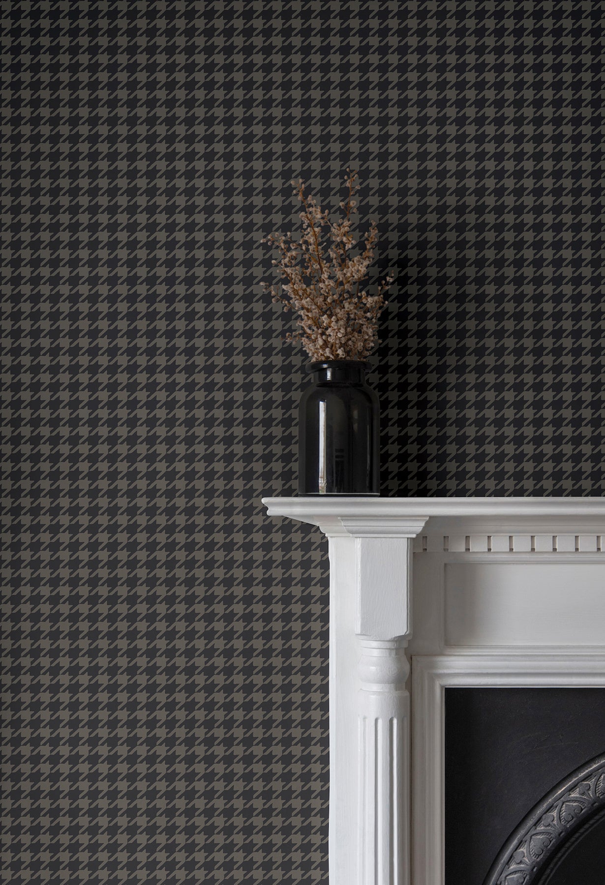 Watson Wallpaper in black color - pattern number 4211-83561 - by Ronald Redding in the Private Reserve collection