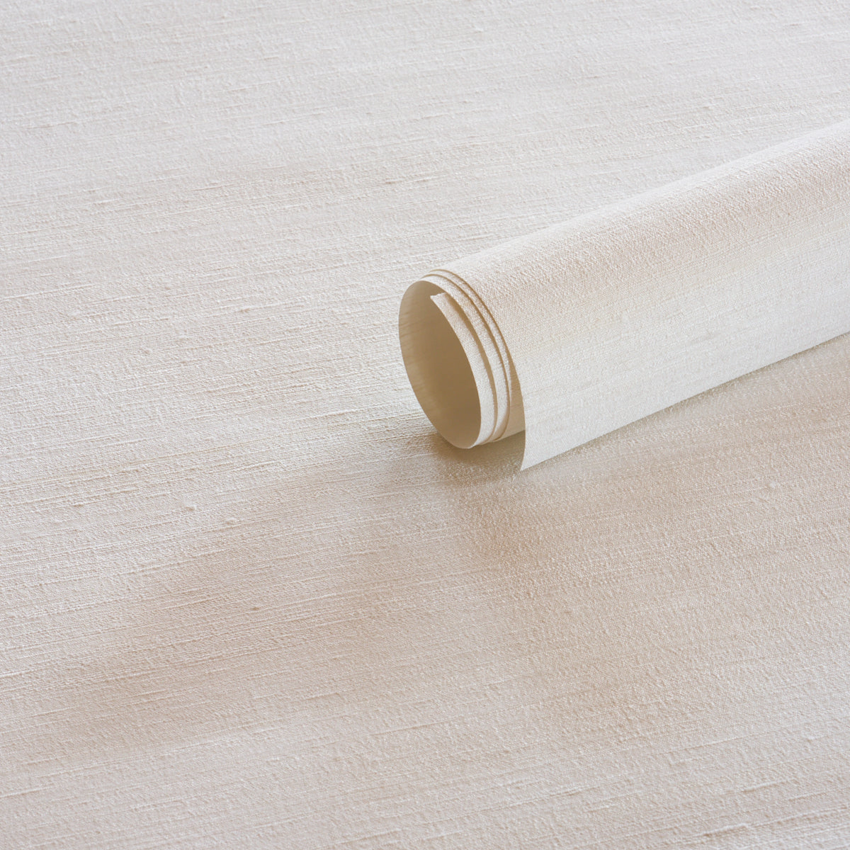 Shaded Silk Wallpaper in White color - pattern number 5007868 - by Schumacher in the Perfect Basics Textured Wallcovering collection
