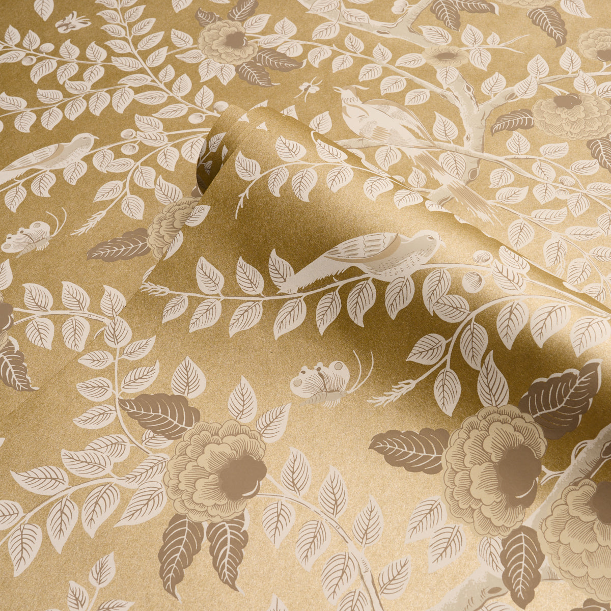 Tole Bird Wallpaper in gold color - pattern number 5017540 - by Schumacher in the Schumacher Classics collection