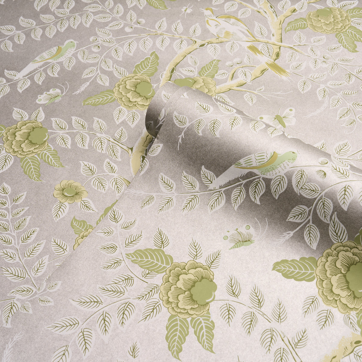 Tole Bird Wallpaper in spring color - pattern number 5017542 - by Schumacher in the Schumacher Classics collection