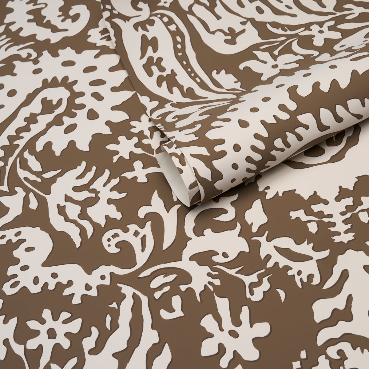 Suffolk Damask Wallpaper in brown color - pattern number 5017720 - by Schumacher in the Veere Grenney collection