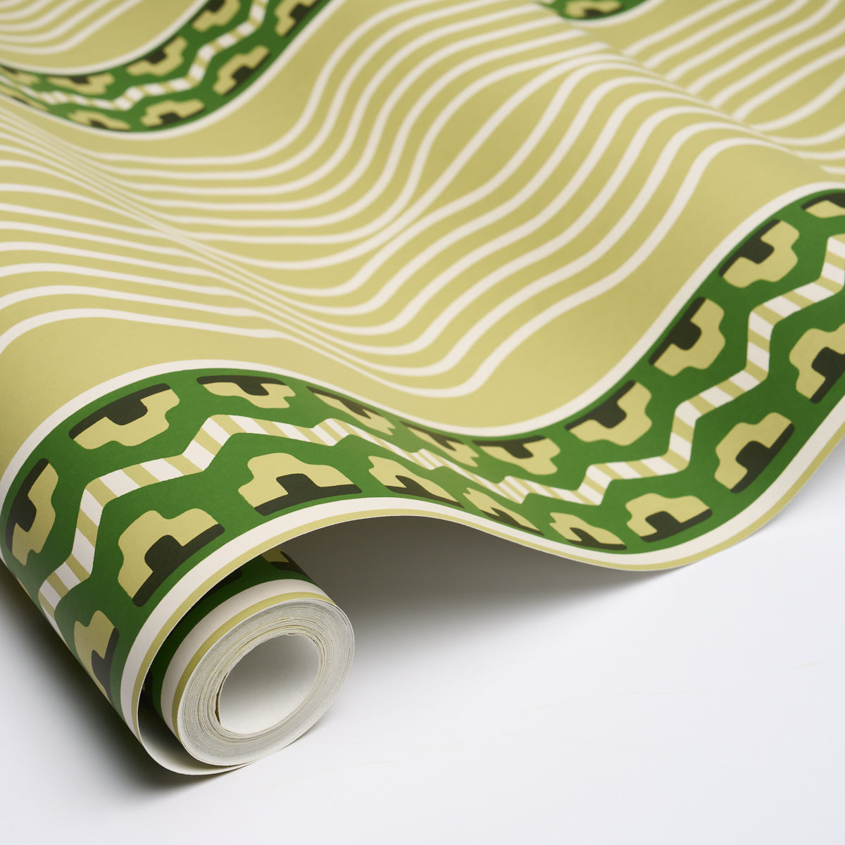 Crème Anglaise Wallpaper in Juniper Green color - pattern number 5018301 - by Schumacher in the Johnson Hartig collection