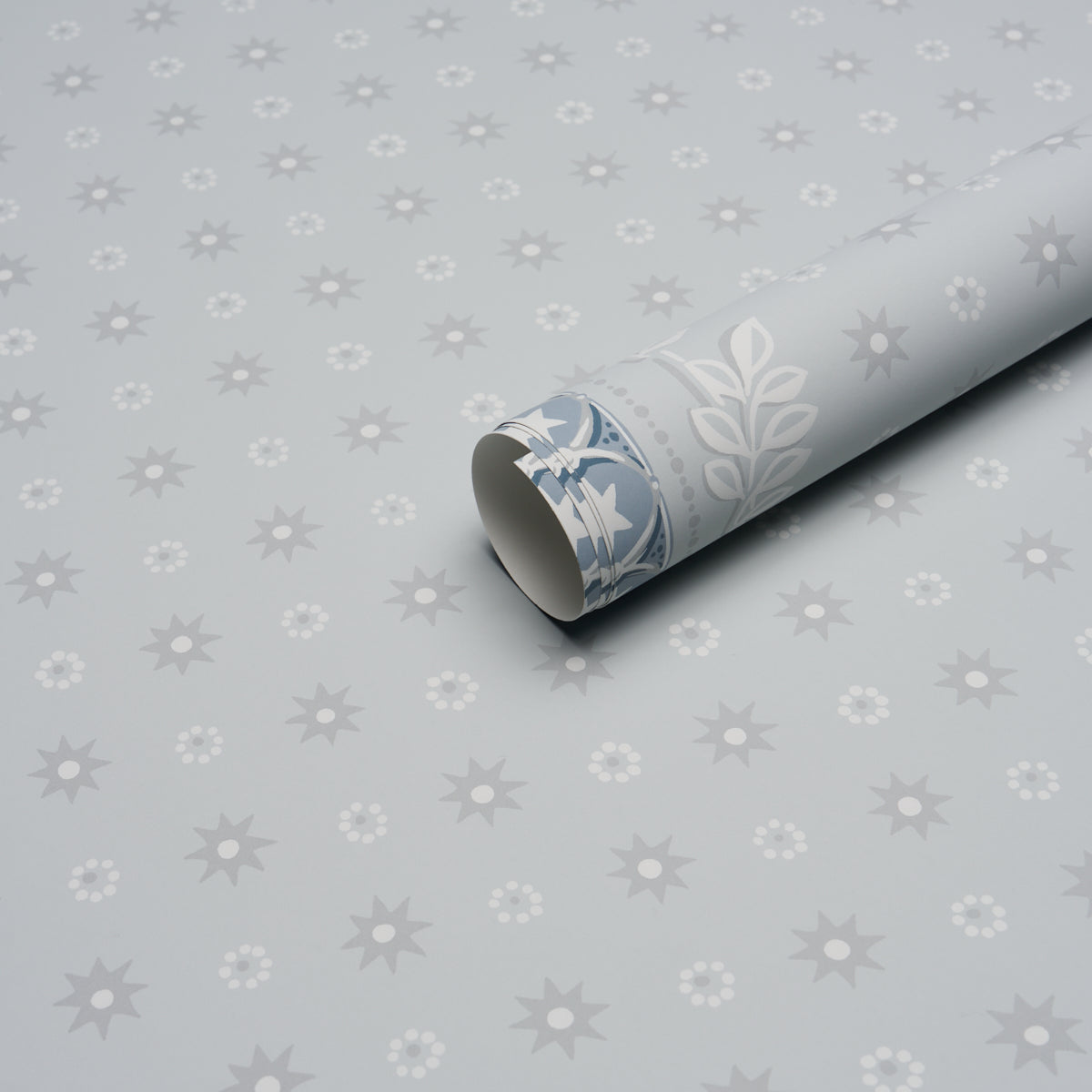 Astor Wallpaper in Blue color - pattern number 5018422 - by Schumacher in the American Heritage collection