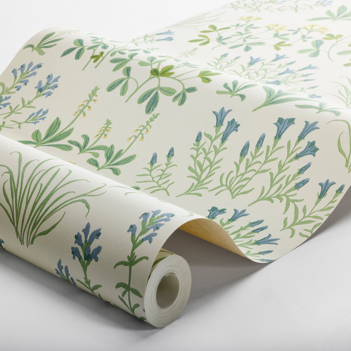 Noras Äng Wallpaper in leaf color - pattern number 5803 - by Schumacher in the Borastapeter collection