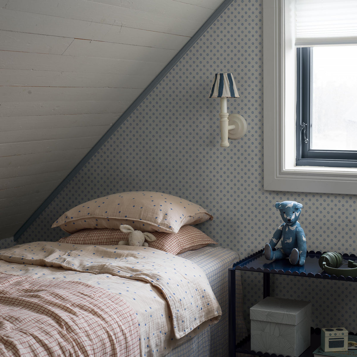 Skogsstjärna Wallpaper in blue color - pattern number 5810 - by Schumacher in the Borastapeter collection