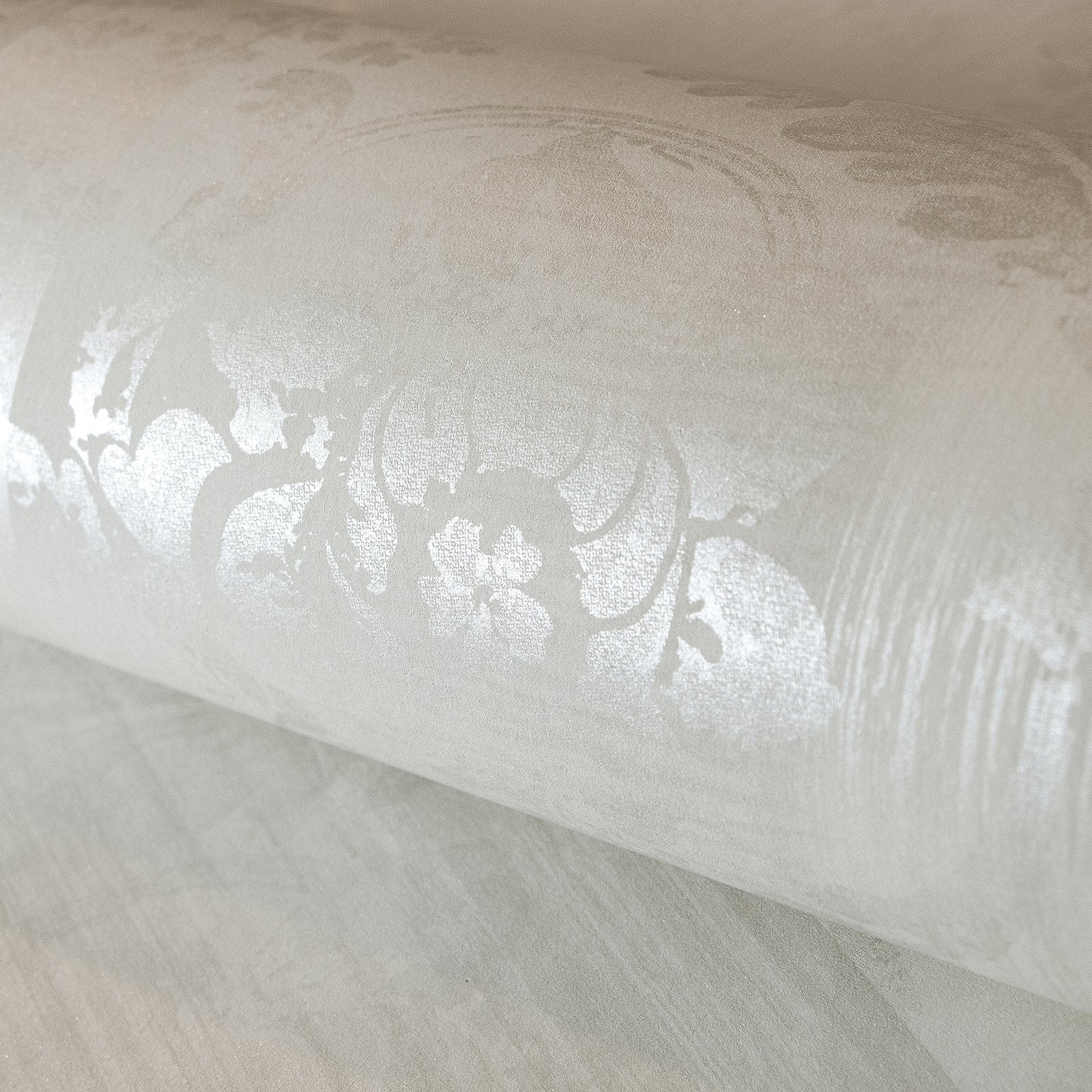 Nerites wallpaper in cream color - pattern number 64273 - by Galerie in the Adonea collection