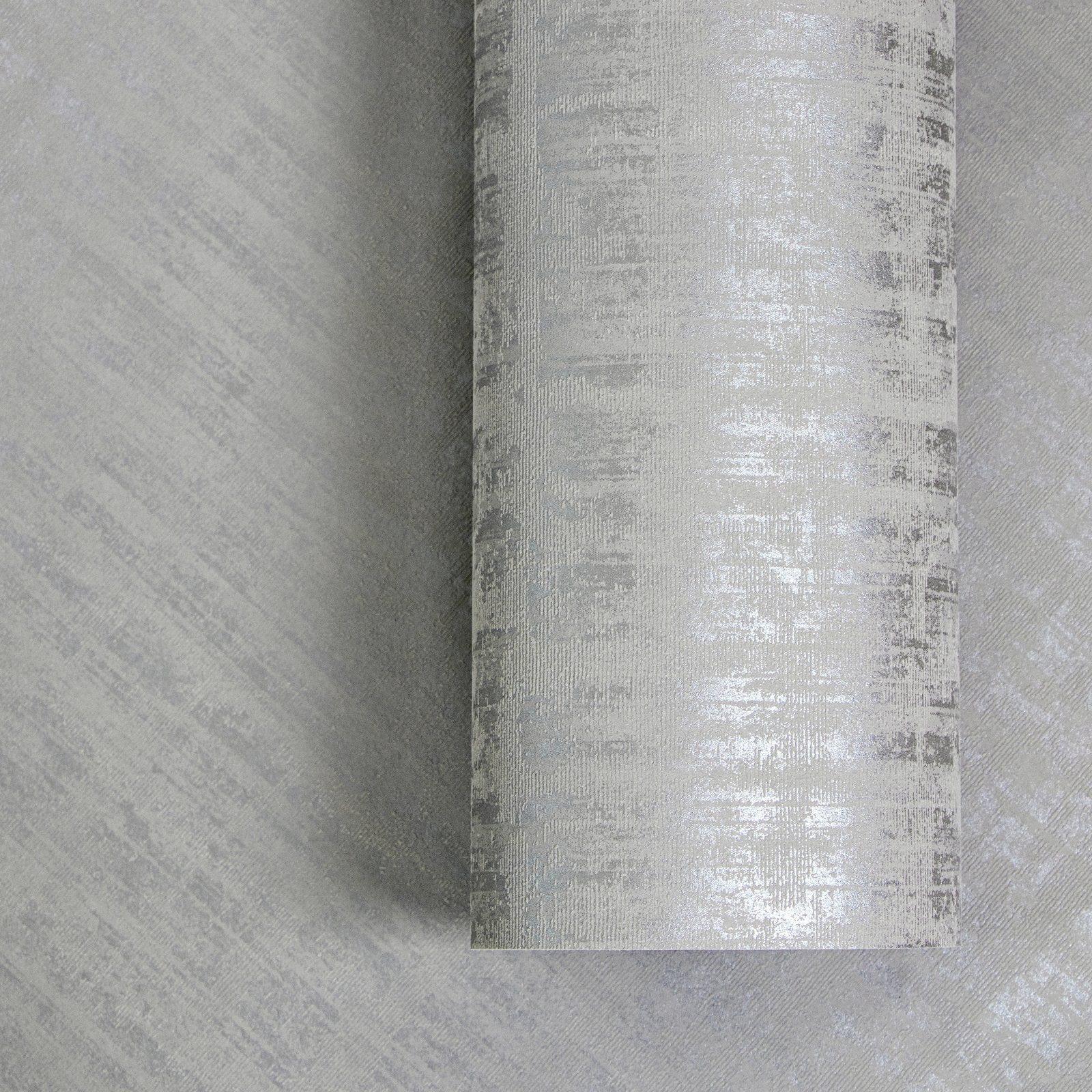 Zeus wallpaper in silver grey color - pattern number 64279 - by Galerie in the Adonea collection