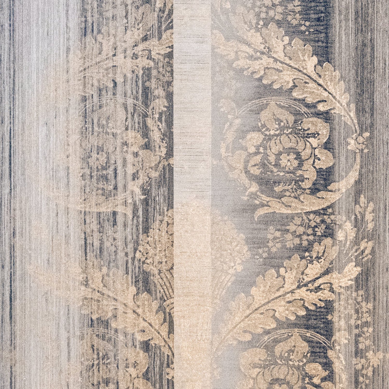 Nerites wallpaper in silver grey color - pattern number 64290 - by Galerie in the Adonea collection