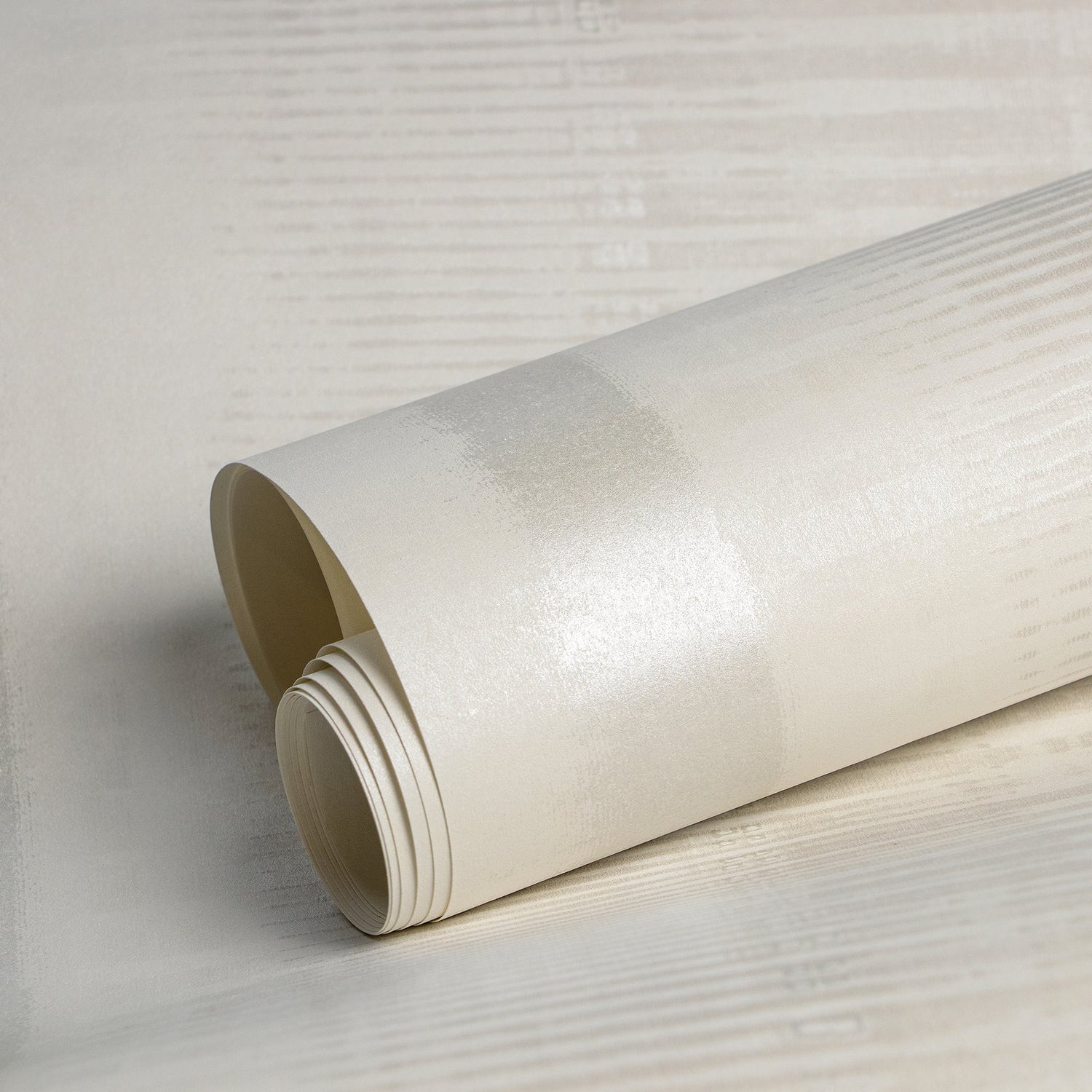 Hermes wallpaper in white color - pattern number 64322 - by Galerie in the Adonea collection