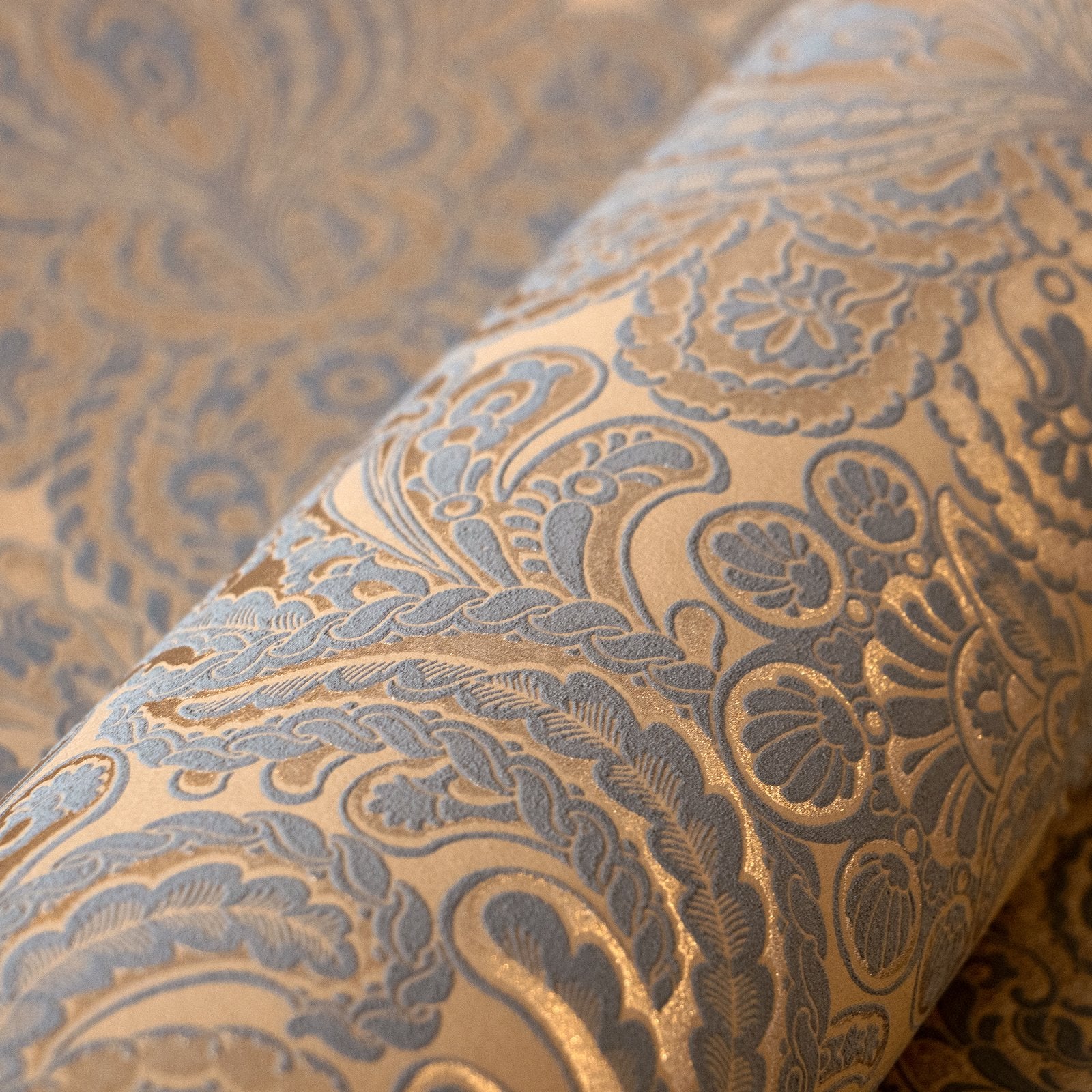 Ares wallpaper in bronze brown color - pattern number 64329 - by Galerie in the Adonea collection