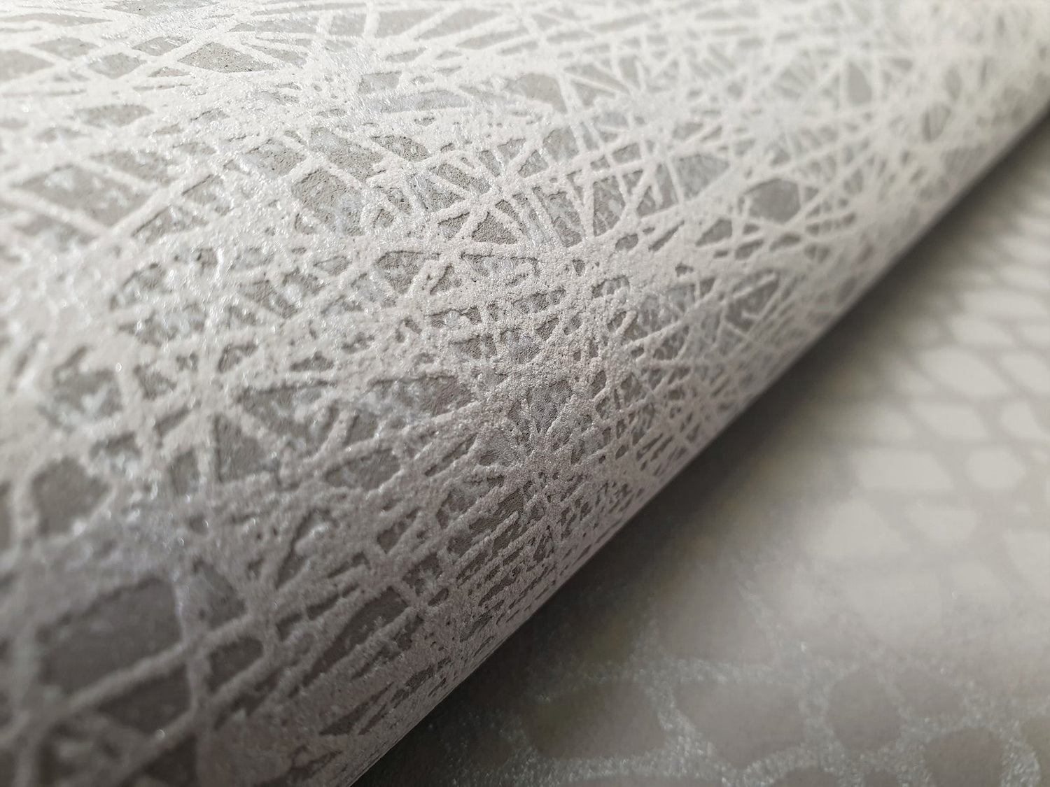 Holistic Rosy Grey wallpaper in silver grey color - pattern number GH64660-23 - by Galerie in the Slow Living collection