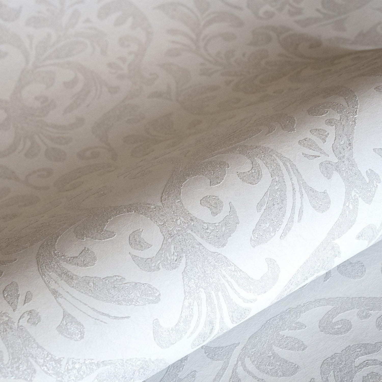 Notting Hill / Loft Damask wallpaper in cream color - pattern number GH64857-23 - by Galerie in the Urban Classics collection