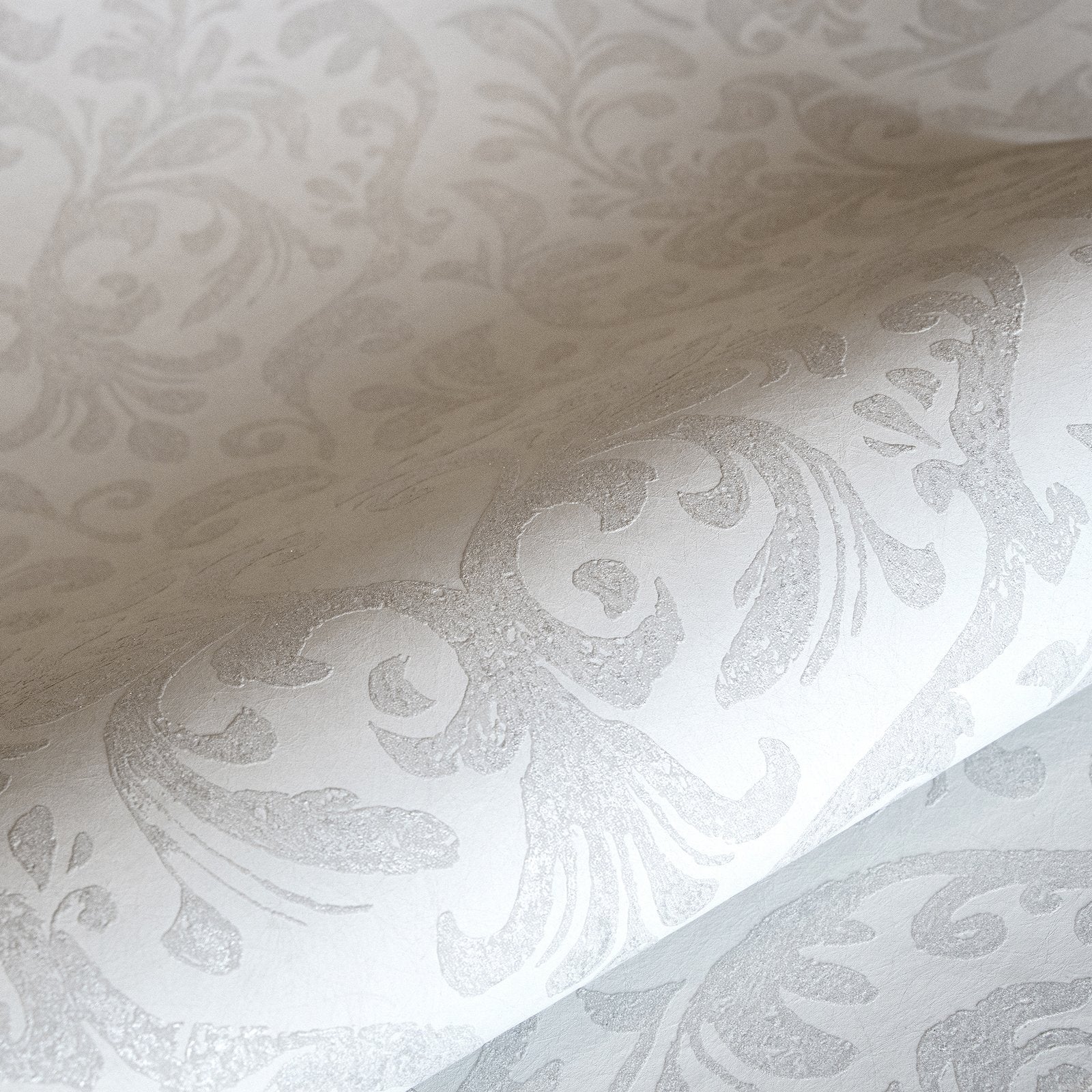 Notting Hill / Loft Damask wallpaper in cream color - pattern number GH64857-23 - by Galerie in the Urban Classics collection