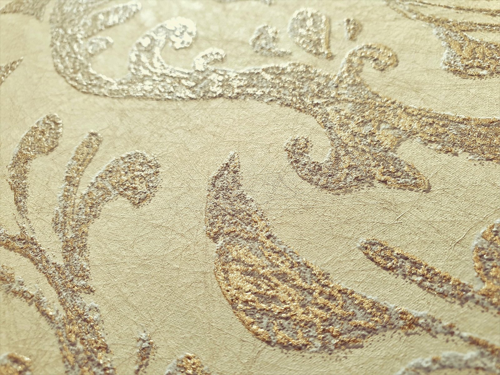 Notting Hill / Loft Damask wallpaper in gold color - pattern number GH64860-23 - by Galerie in the Urban Classics collection