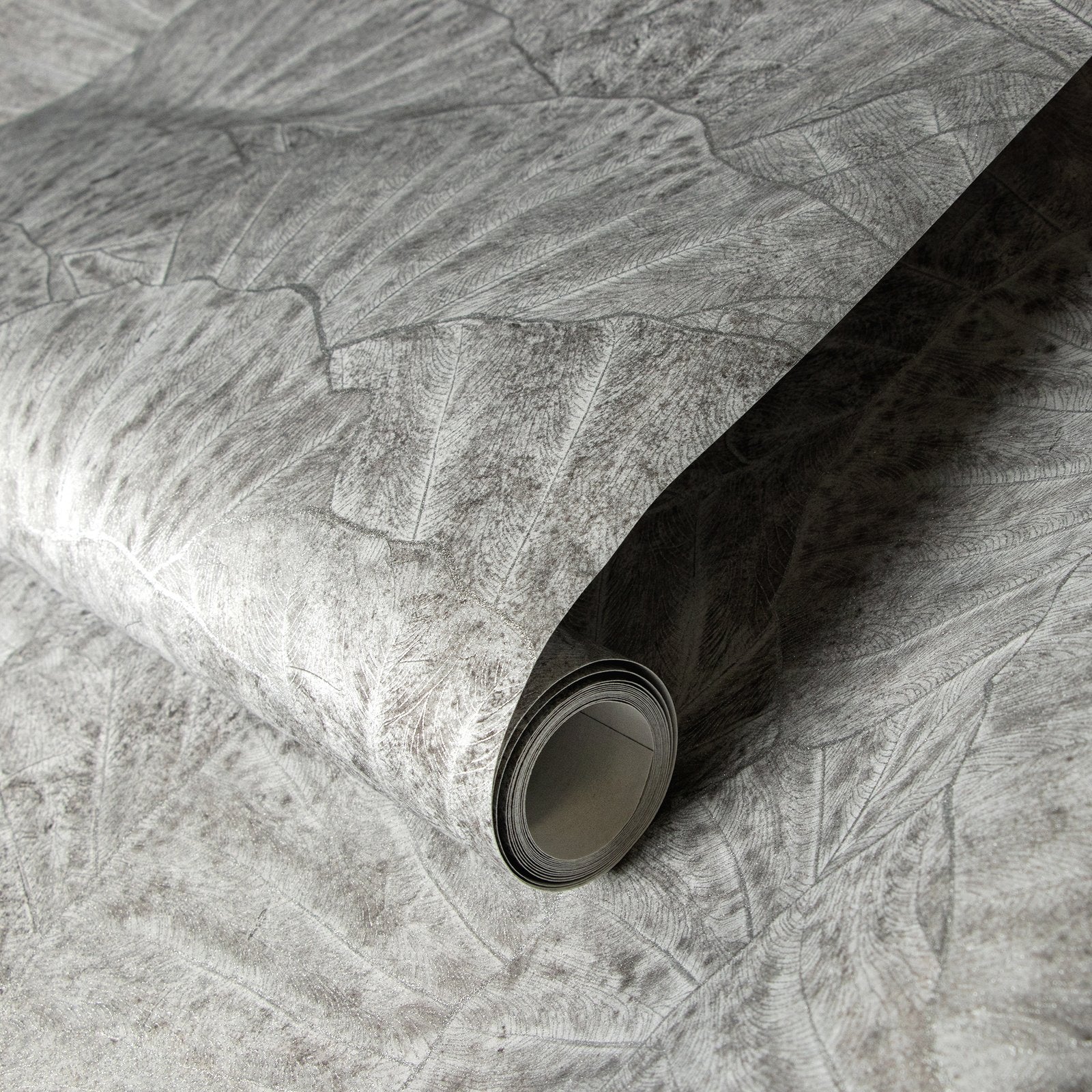 Seashell wallpaper in silver grey color - pattern number GH65002-23 - by Galerie in the Feel collection
