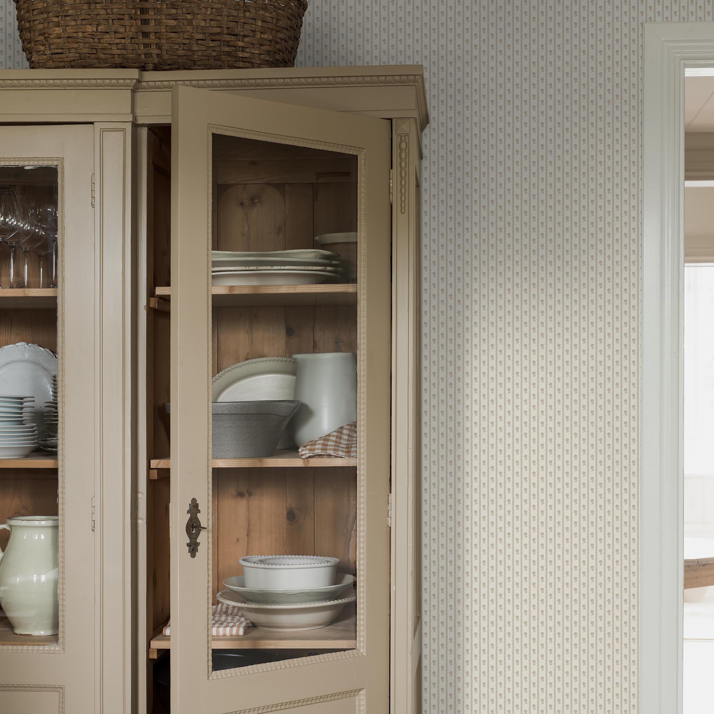 Lilla Lyckan Wallpaper in natural color - pattern number 6955 - by Schumacher in the Borastapeter collection