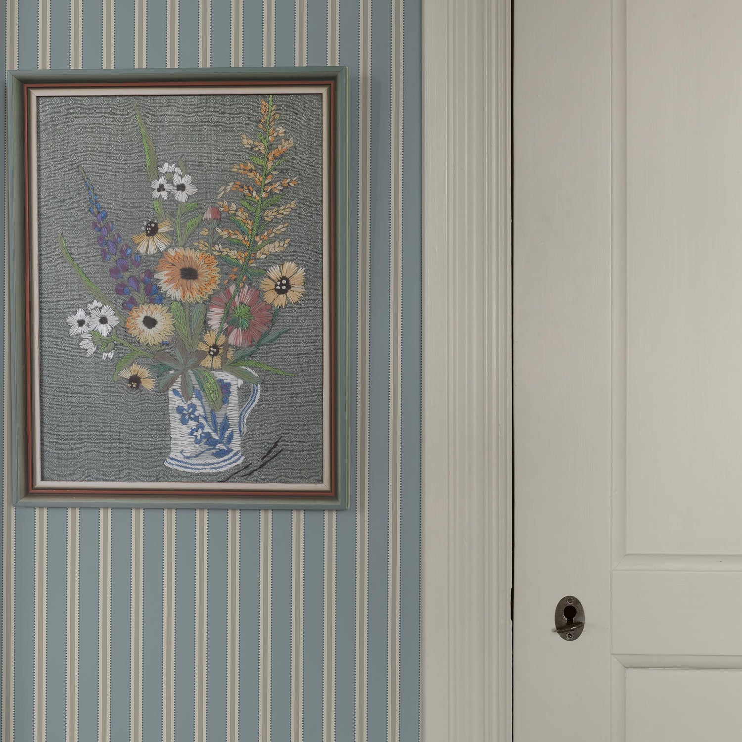 Pärlrand Wallpaper in blue color - pattern number 6981 - by Schumacher in the Borastapeter collection