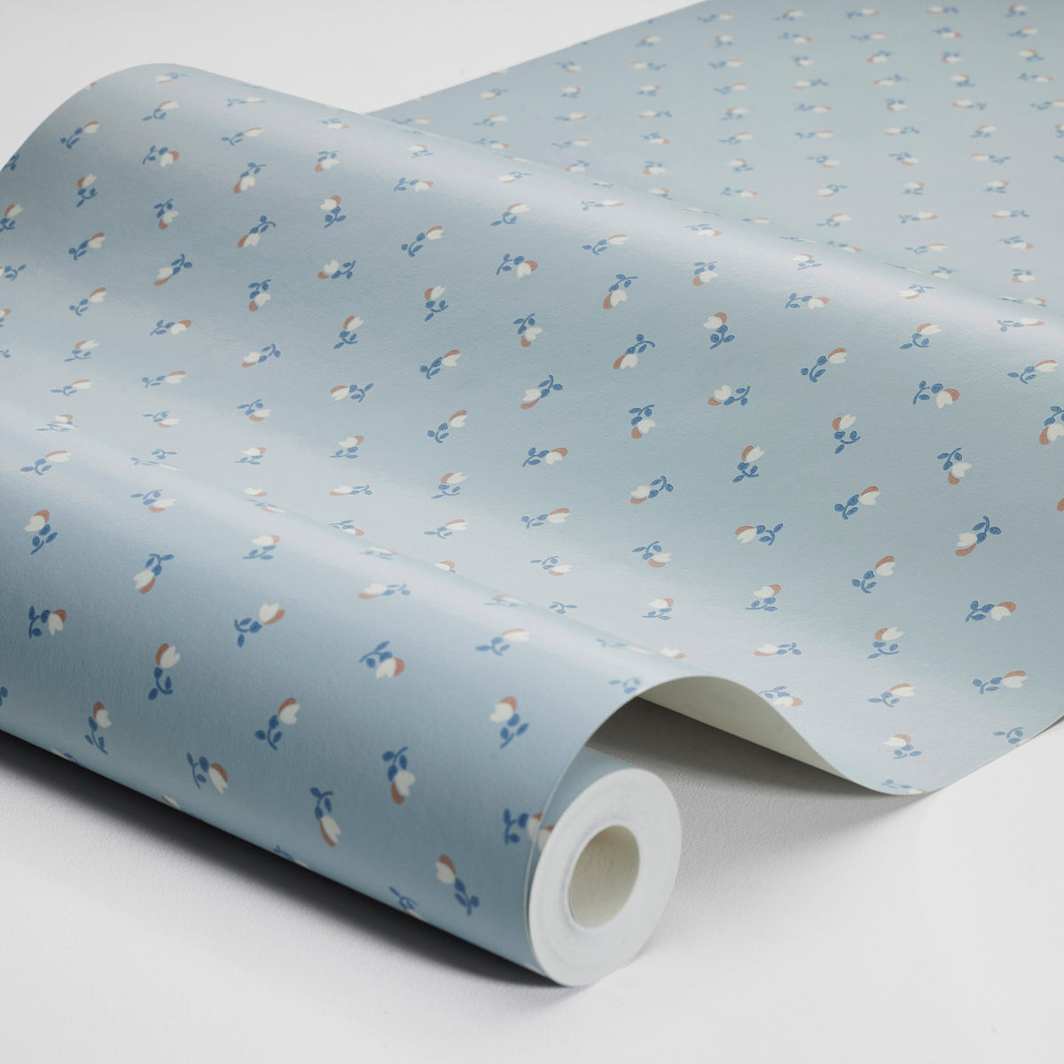 Petite Chérie Wallpaper in blue color - pattern number 7783 - by Schumacher in the Borastapeter collection