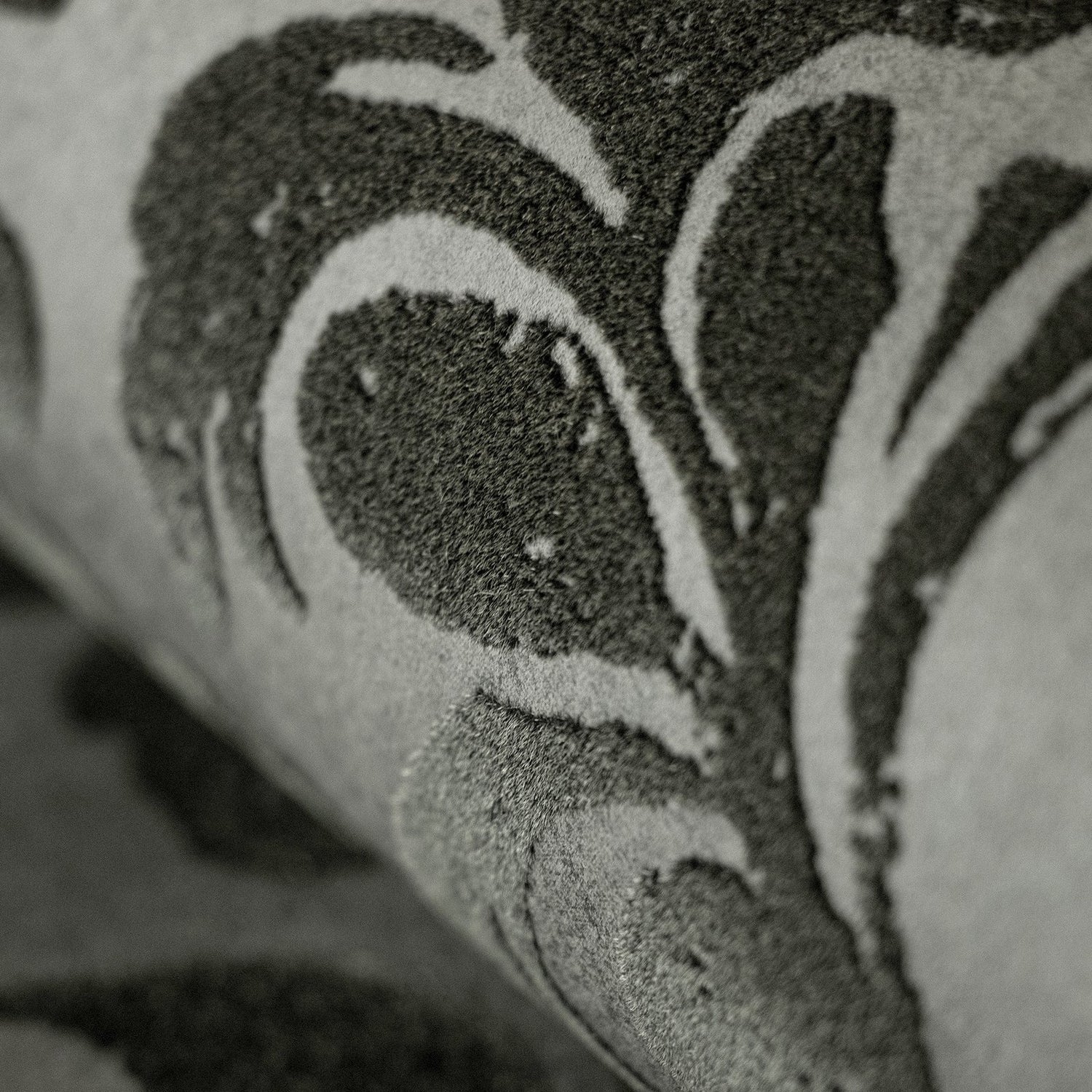 Mayfair / Loft Damask Flock wallpaper in silver grey color - pattern number GH81256-23 - by Galerie in the Urban Classics collection