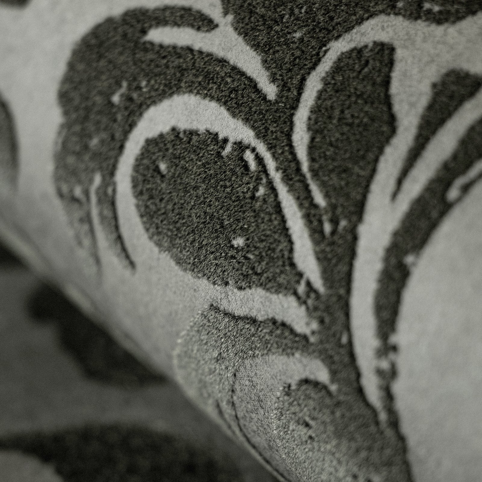 Mayfair / Loft Damask Flock wallpaper in silver grey color - pattern number GH81256-23 - by Galerie in the Urban Classics collection